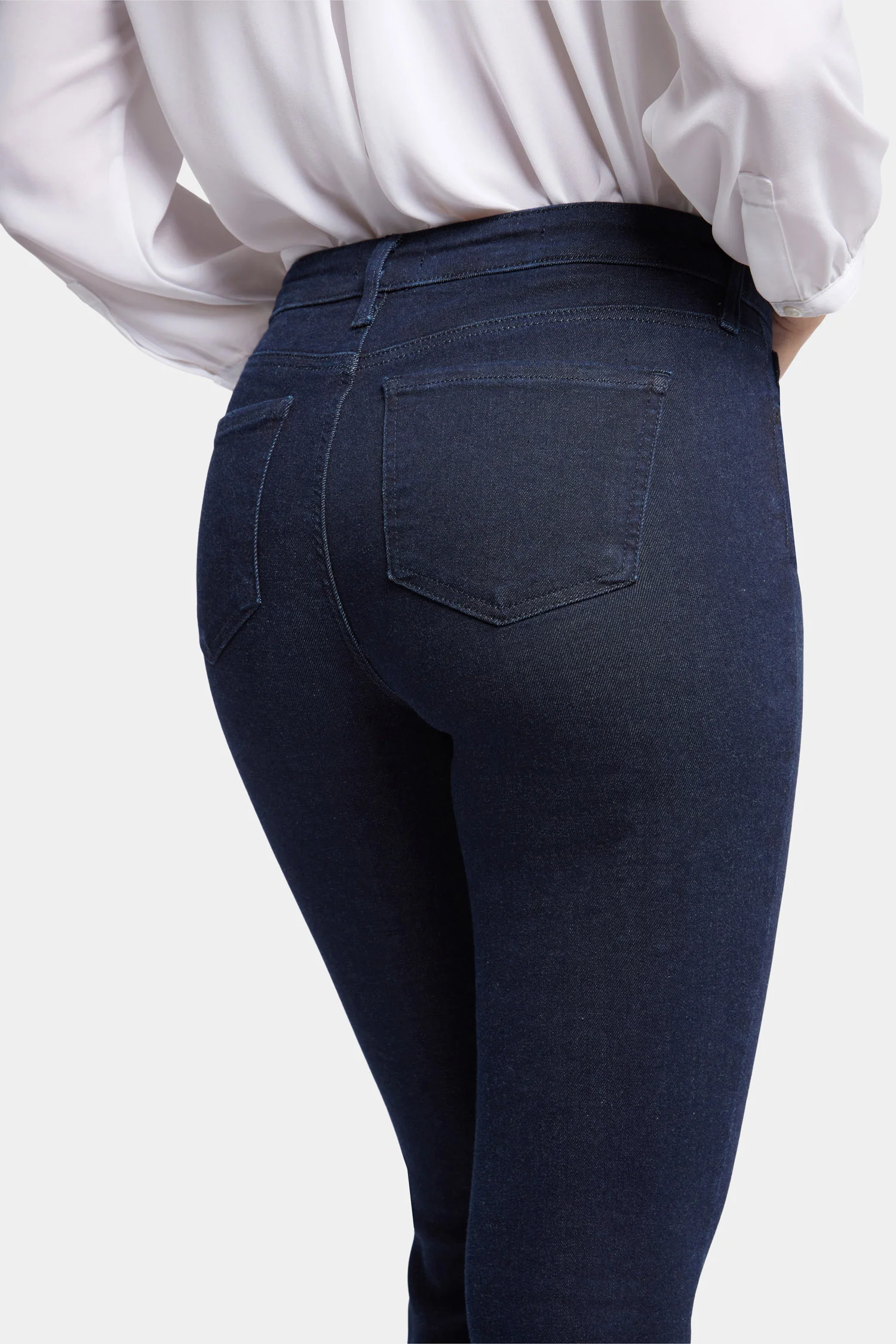 805-sheri-slim-jeans-in-petite-rinse-1.webp