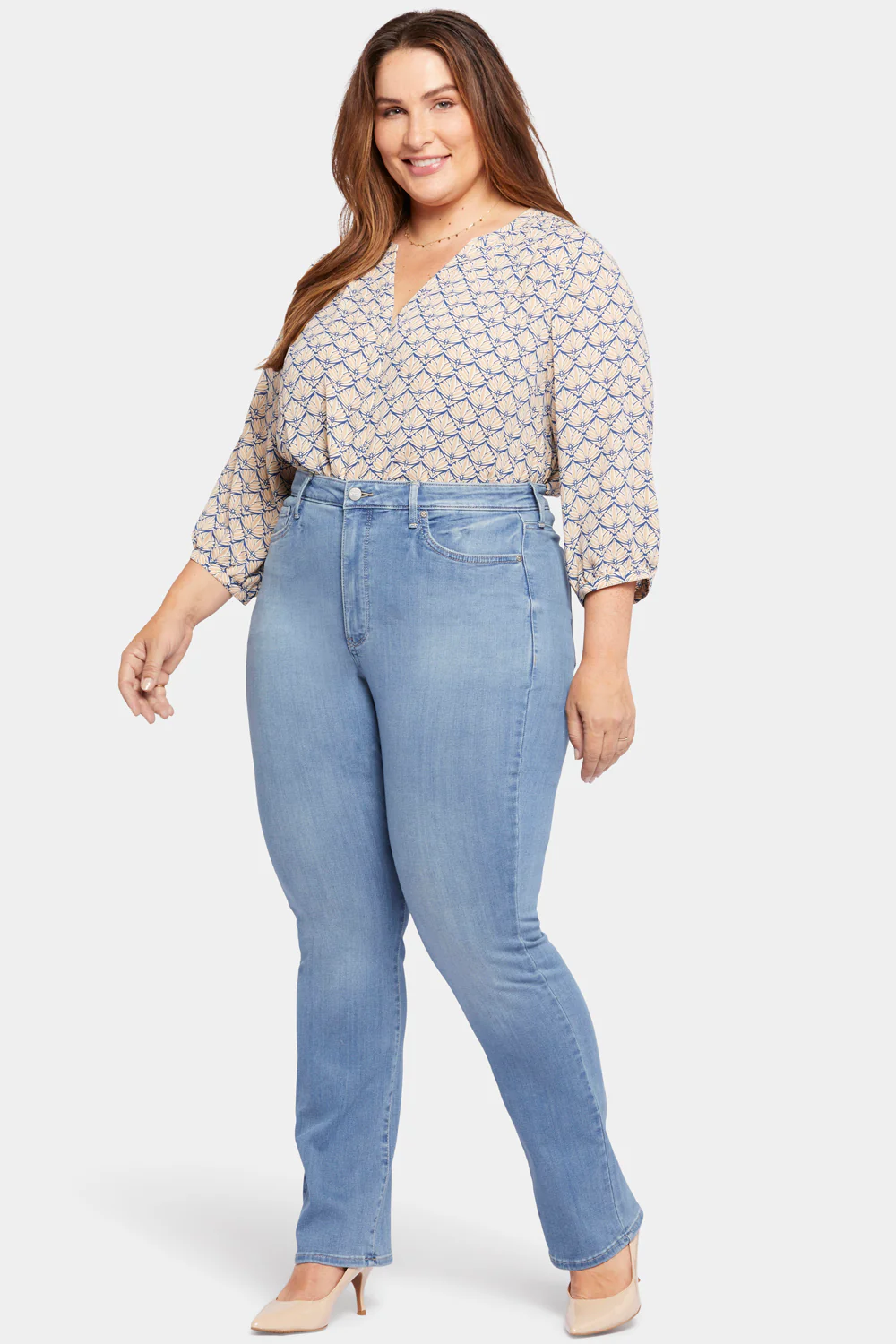 8121-slim-bootcut-jeans-in-plus-size-lovesick-1.webp