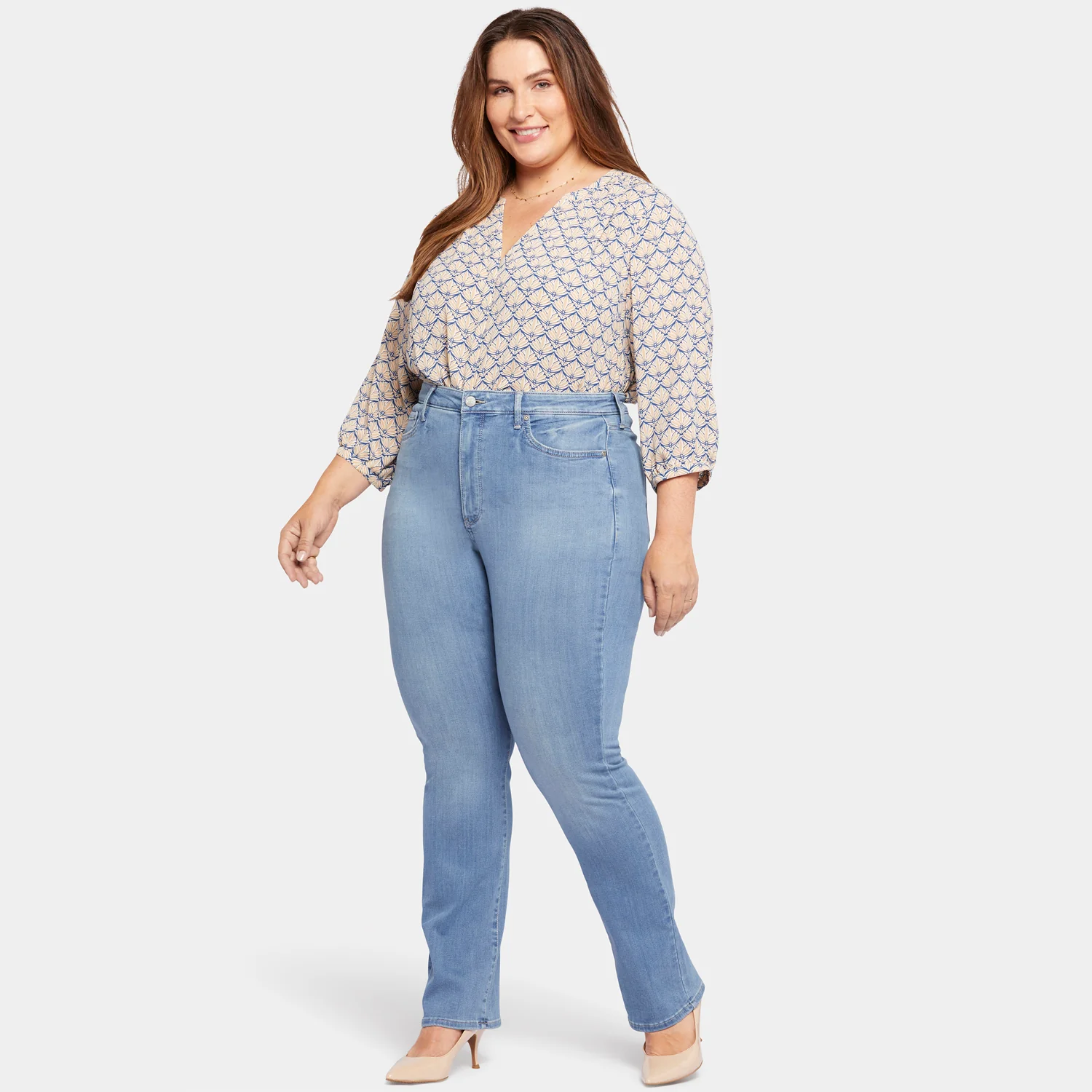 8121-slim-bootcut-jeans-in-plus-size-lovesick-1.webp