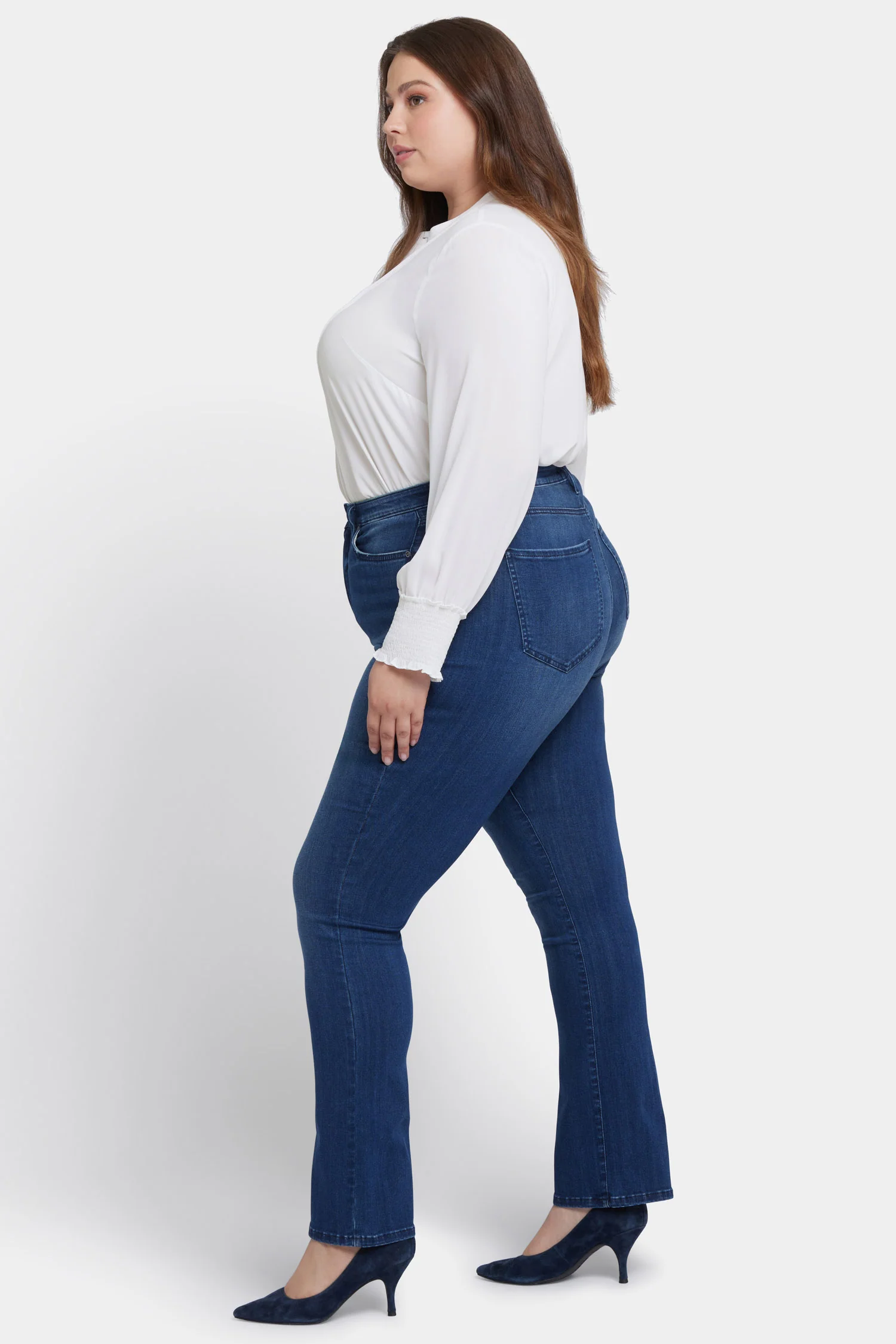 8166-billie-mini-bootcut-jeans-in-plus-size-moonlight-1.webp
