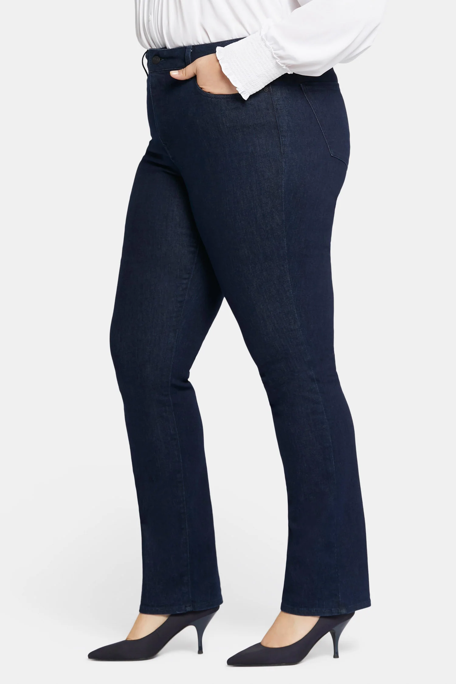 817-marilyn-straight-jeans-in-plus-size-rinse-1.webp