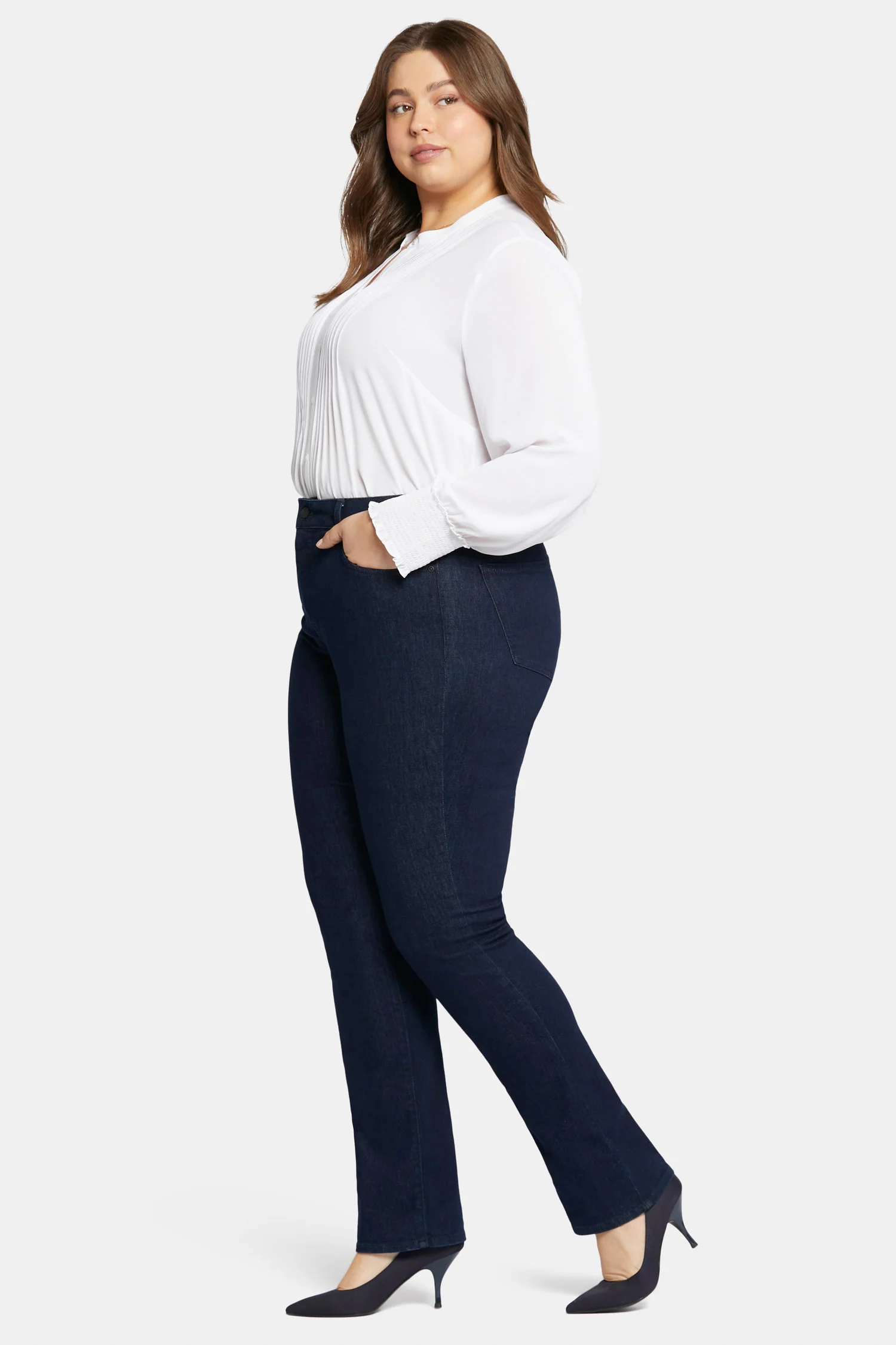 817-marilyn-straight-jeans-in-plus-size-rinse-1.webp