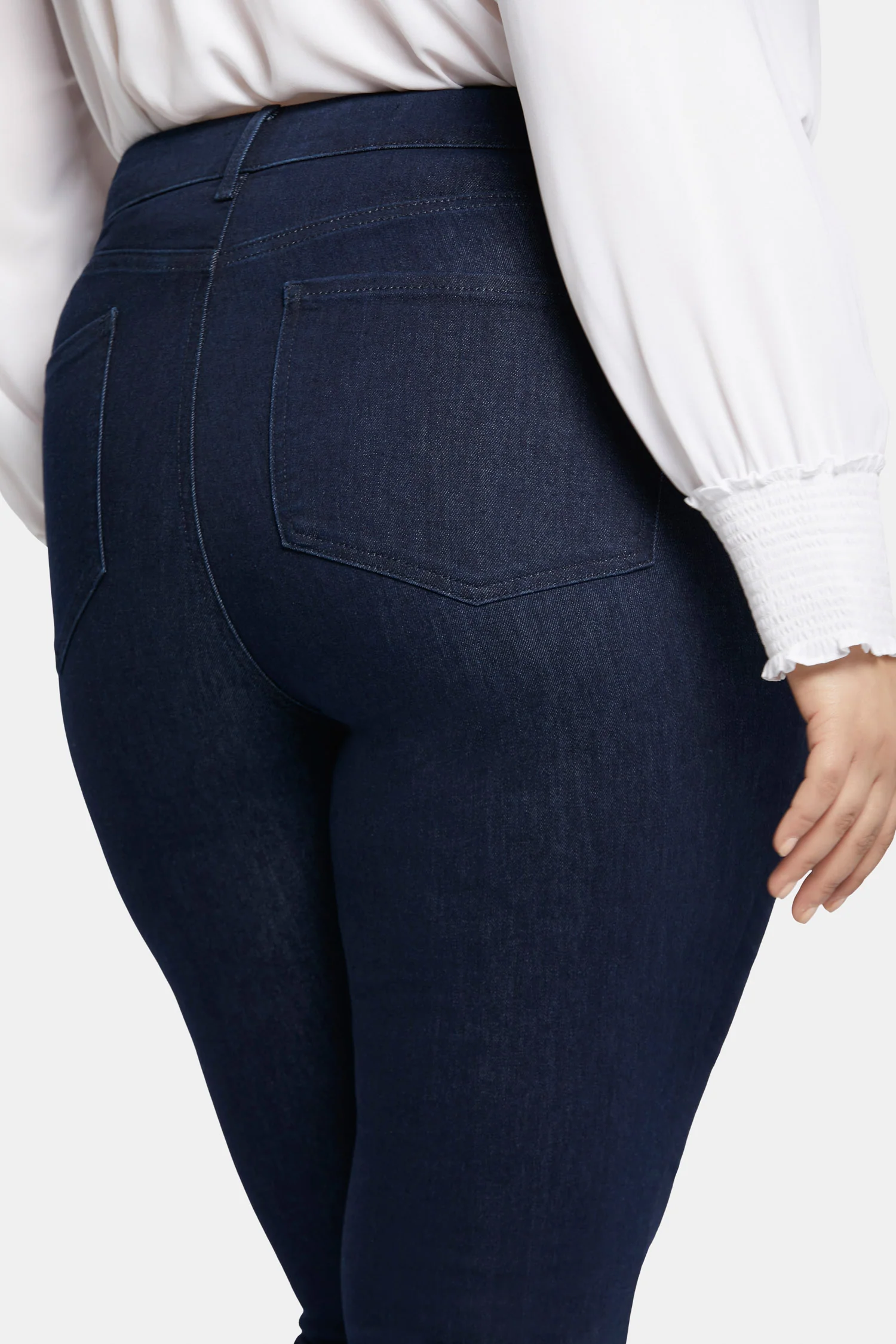 817-marilyn-straight-jeans-in-plus-size-rinse-1.webp