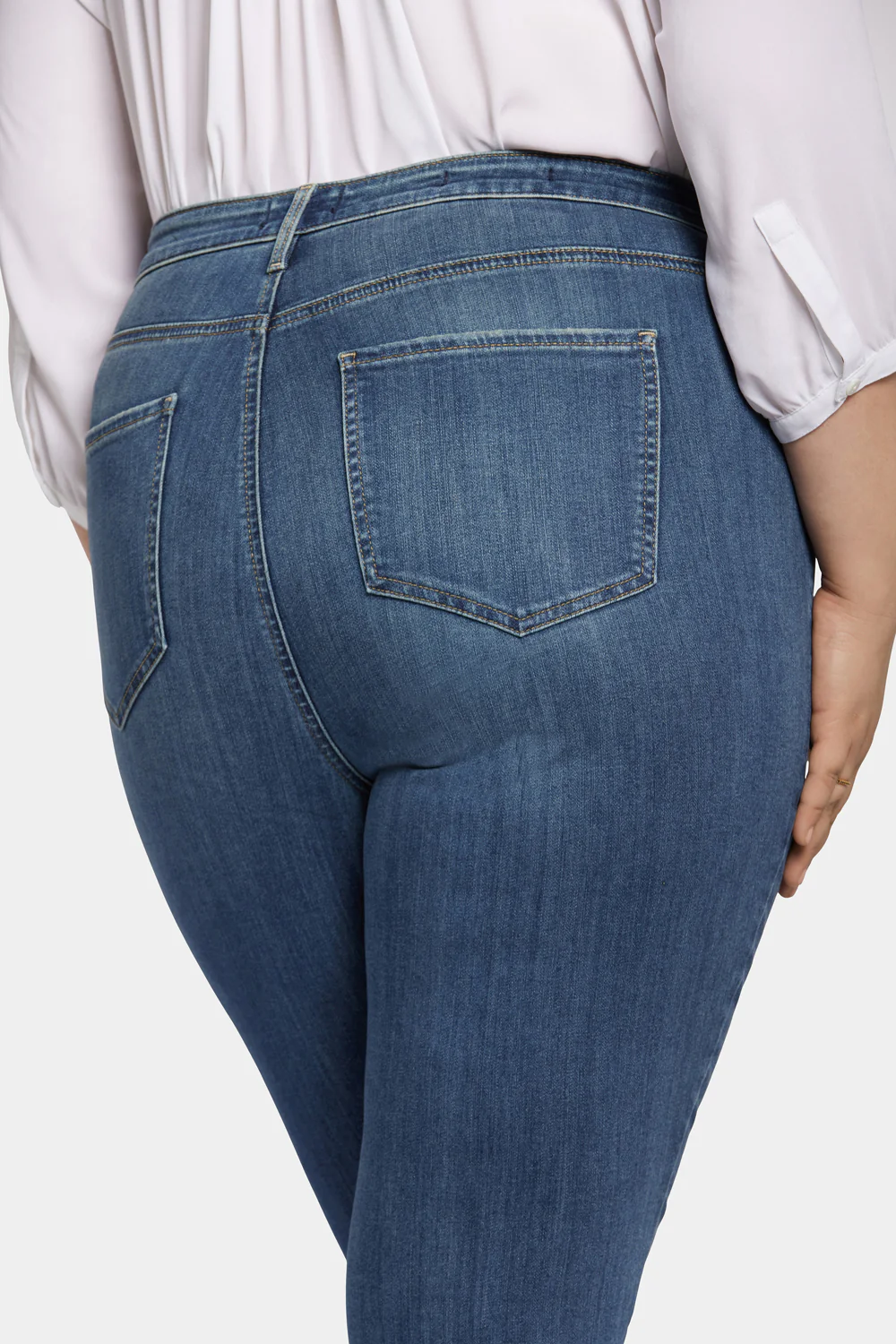 8193-slim-bootcut-ankle-jeans-in-plus-size-serendipity-1.webp