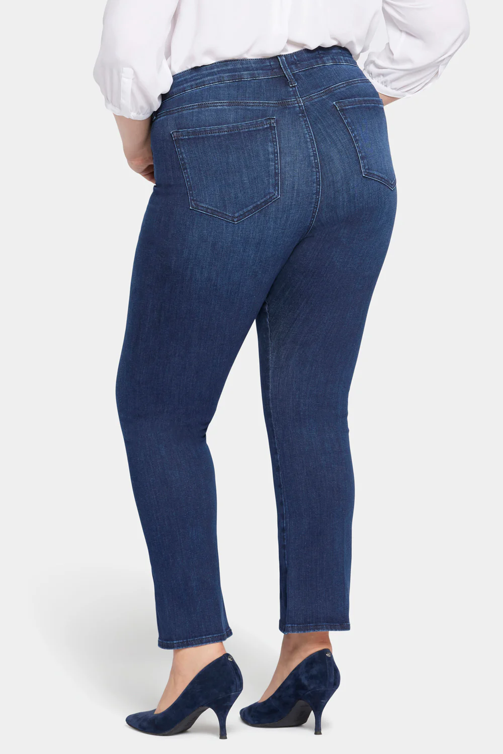 8202-le-silhouette-slim-bootcut-jeans-in-petite-plus-size-marvelous-1.webp