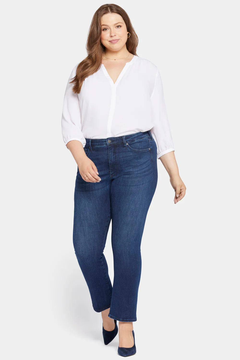 8202-le-silhouette-slim-bootcut-jeans-in-petite-plus-size-marvelous-1.webp