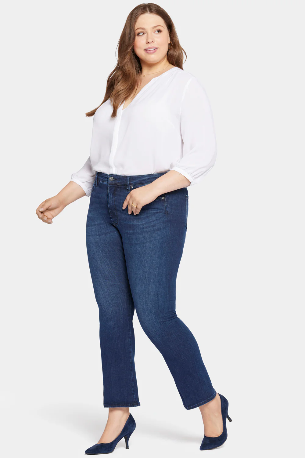 8202-le-silhouette-slim-bootcut-jeans-in-petite-plus-size-marvelous-1.webp