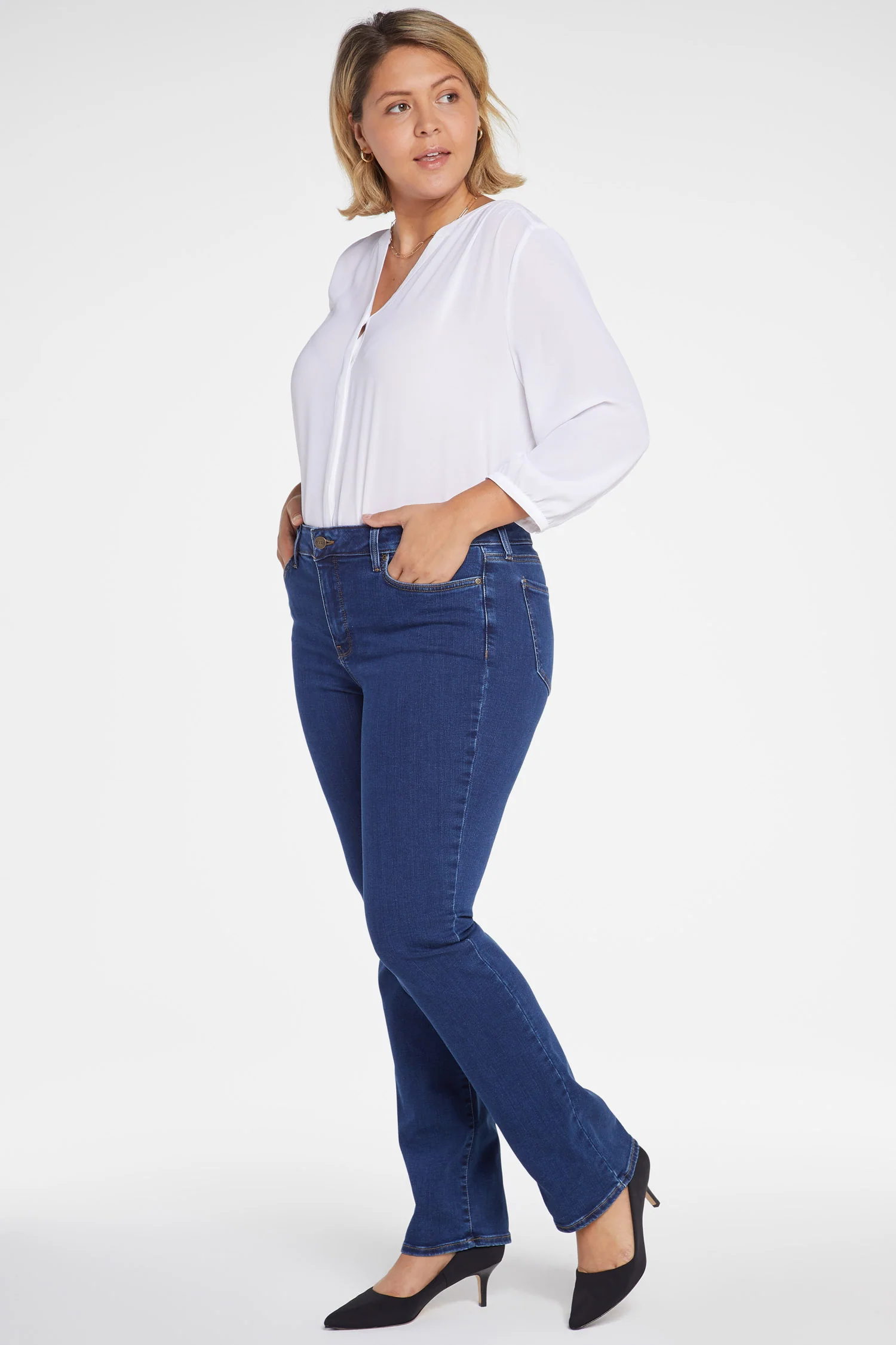 826-marilyn-straight-jeans-in-plus-size-quinn-1.webp