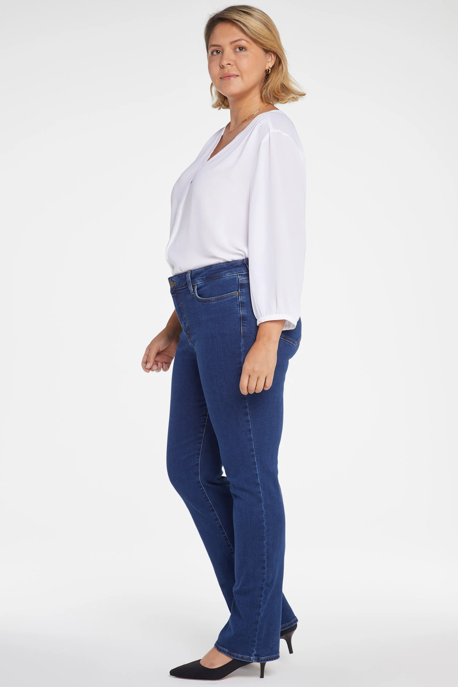 826-marilyn-straight-jeans-in-plus-size-quinn-1.webp