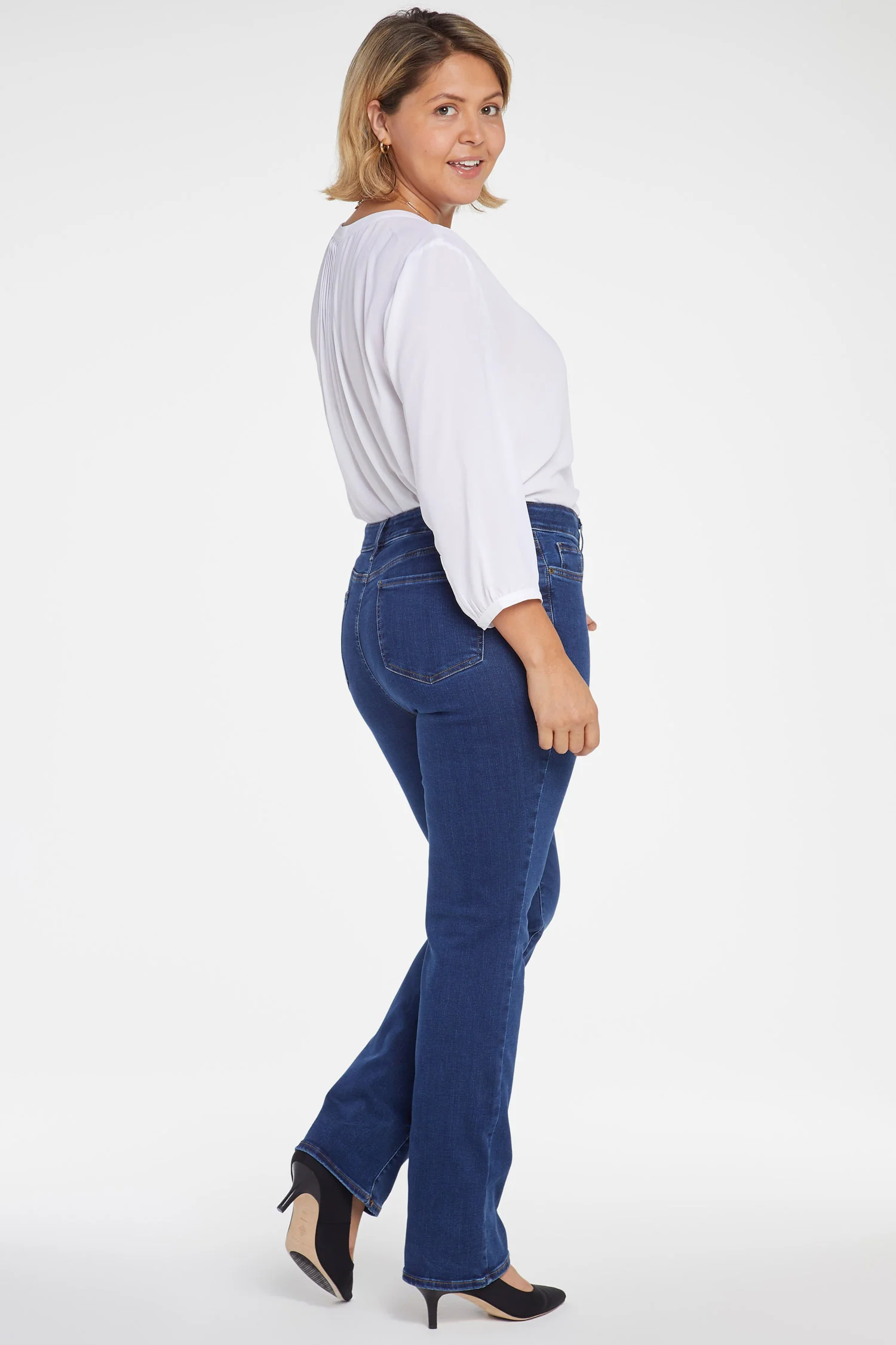 826-marilyn-straight-jeans-in-plus-size-quinn-1.webp