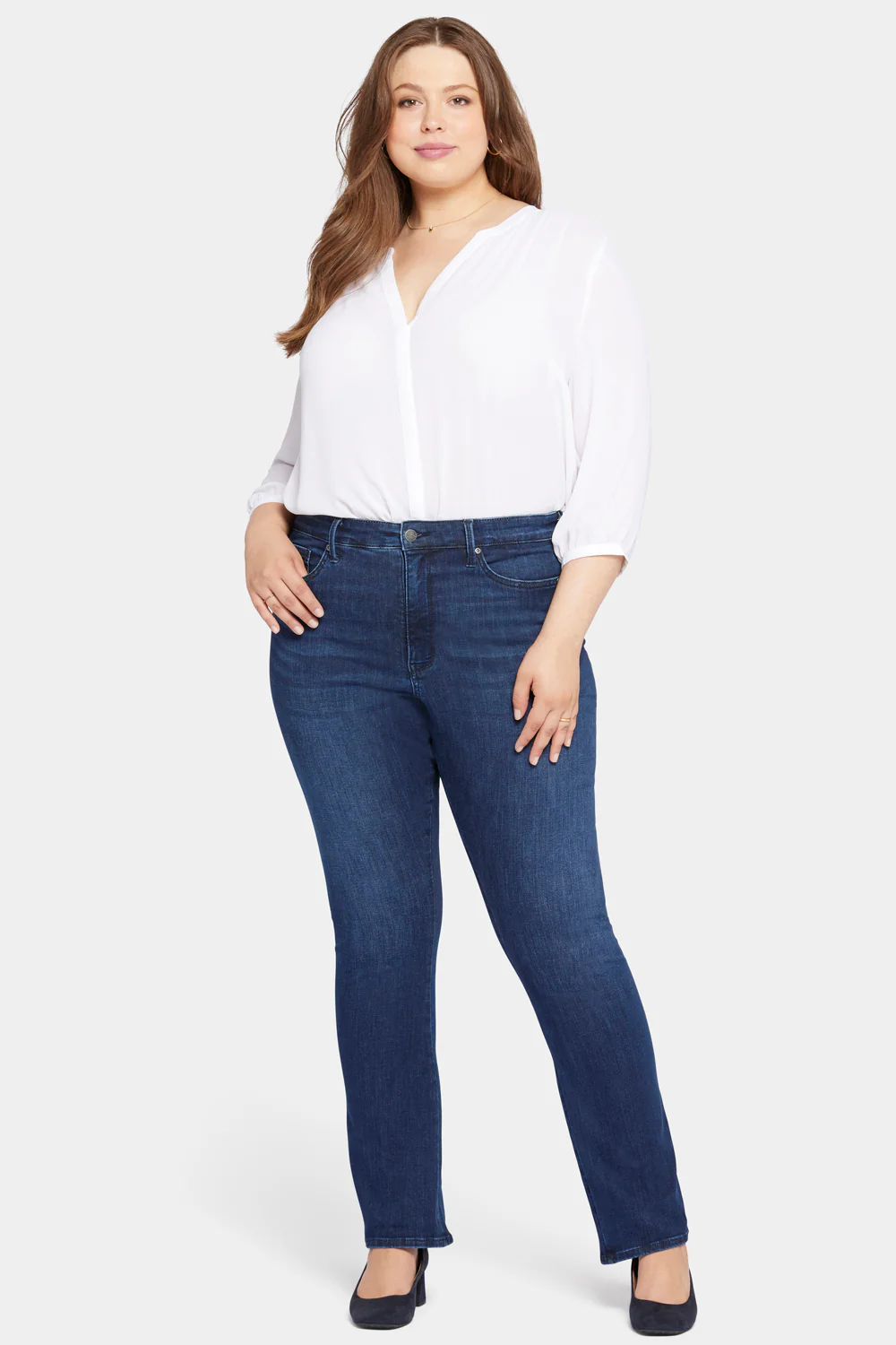 8286-le-silhouette-slim-bootcut-jeans-in-plus-size-marvelous-1.webp