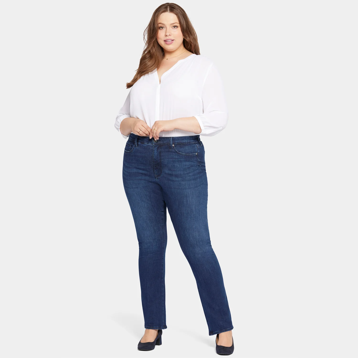 8286-le-silhouette-slim-bootcut-jeans-in-plus-size-marvelous-1.webp