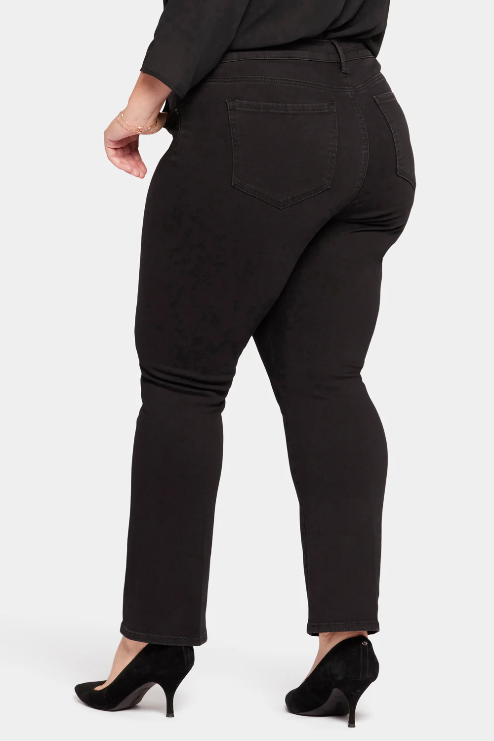 8304-le-silhouette-slim-bootcut-jeans-in-petite-plus-size-stellar-1.webp