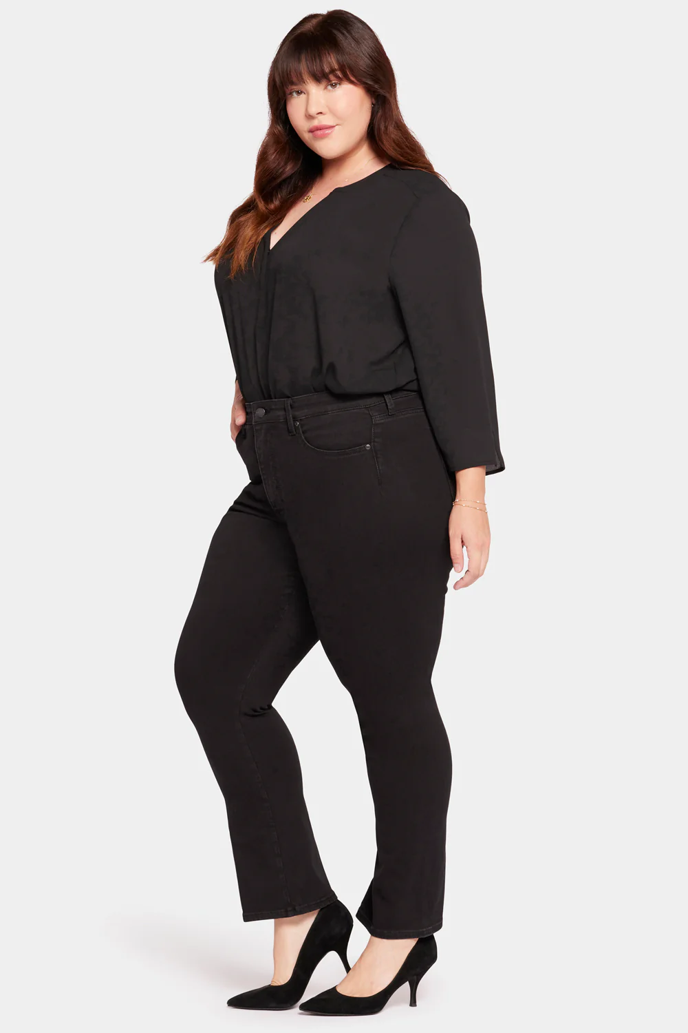 8304-le-silhouette-slim-bootcut-jeans-in-petite-plus-size-stellar-1.webp