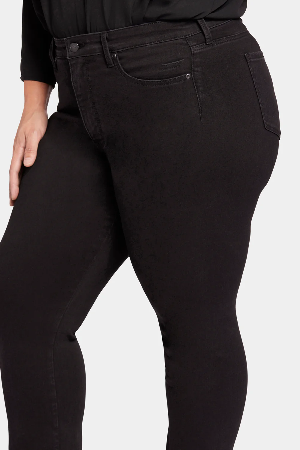 8304-le-silhouette-slim-bootcut-jeans-in-petite-plus-size-stellar-1.webp