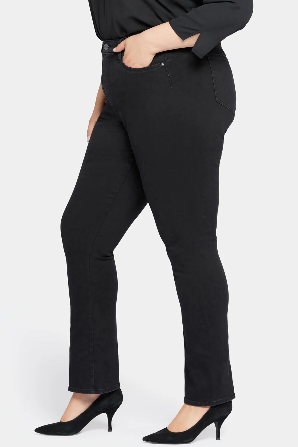 8331-le-silhouette-slim-bootcut-jeans-in-plus-size-stellar-1.webp