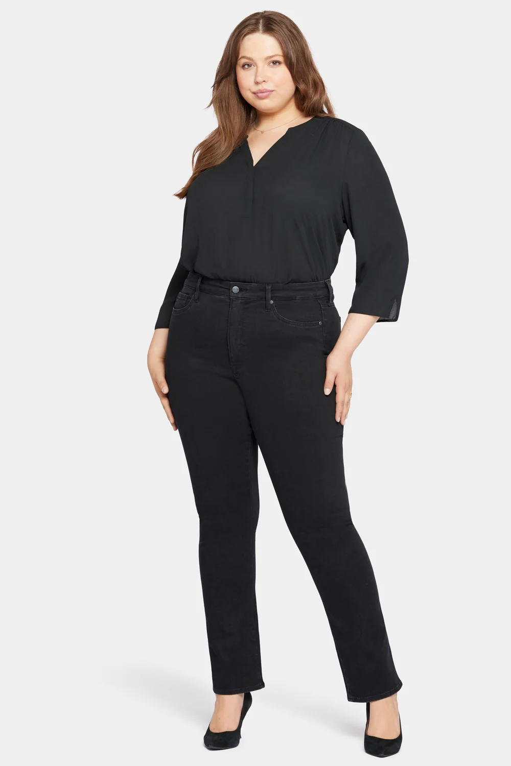 8331-le-silhouette-slim-bootcut-jeans-in-plus-size-stellar-1.webp