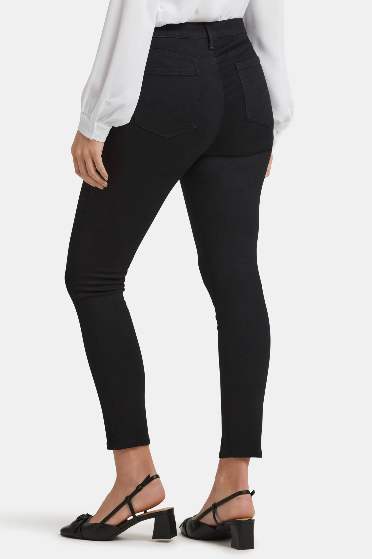 835-ami-skinny-jeans-black-1.webp
