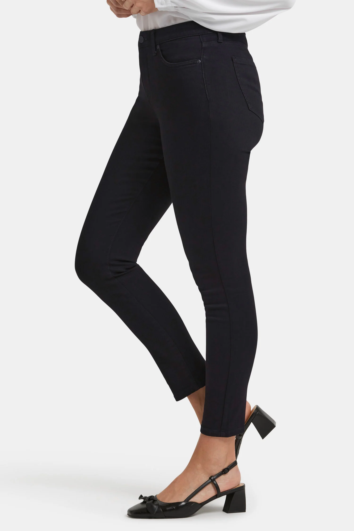 835-ami-skinny-jeans-black-1.webp