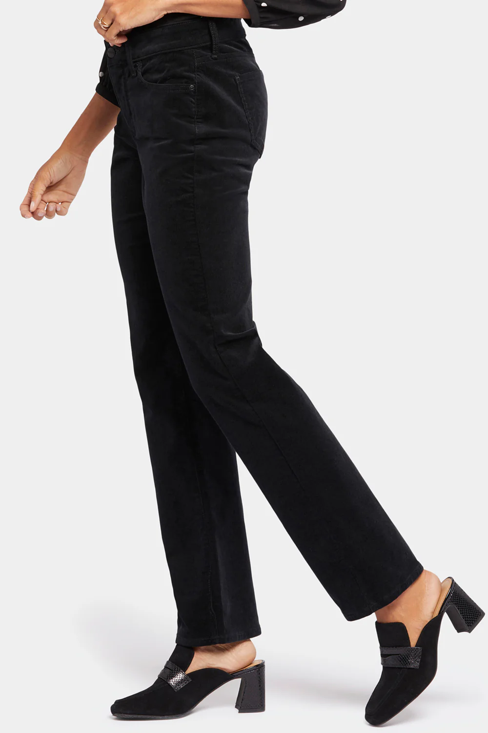 8391-marilyn-straight-pants-in-petite-black-1.webp