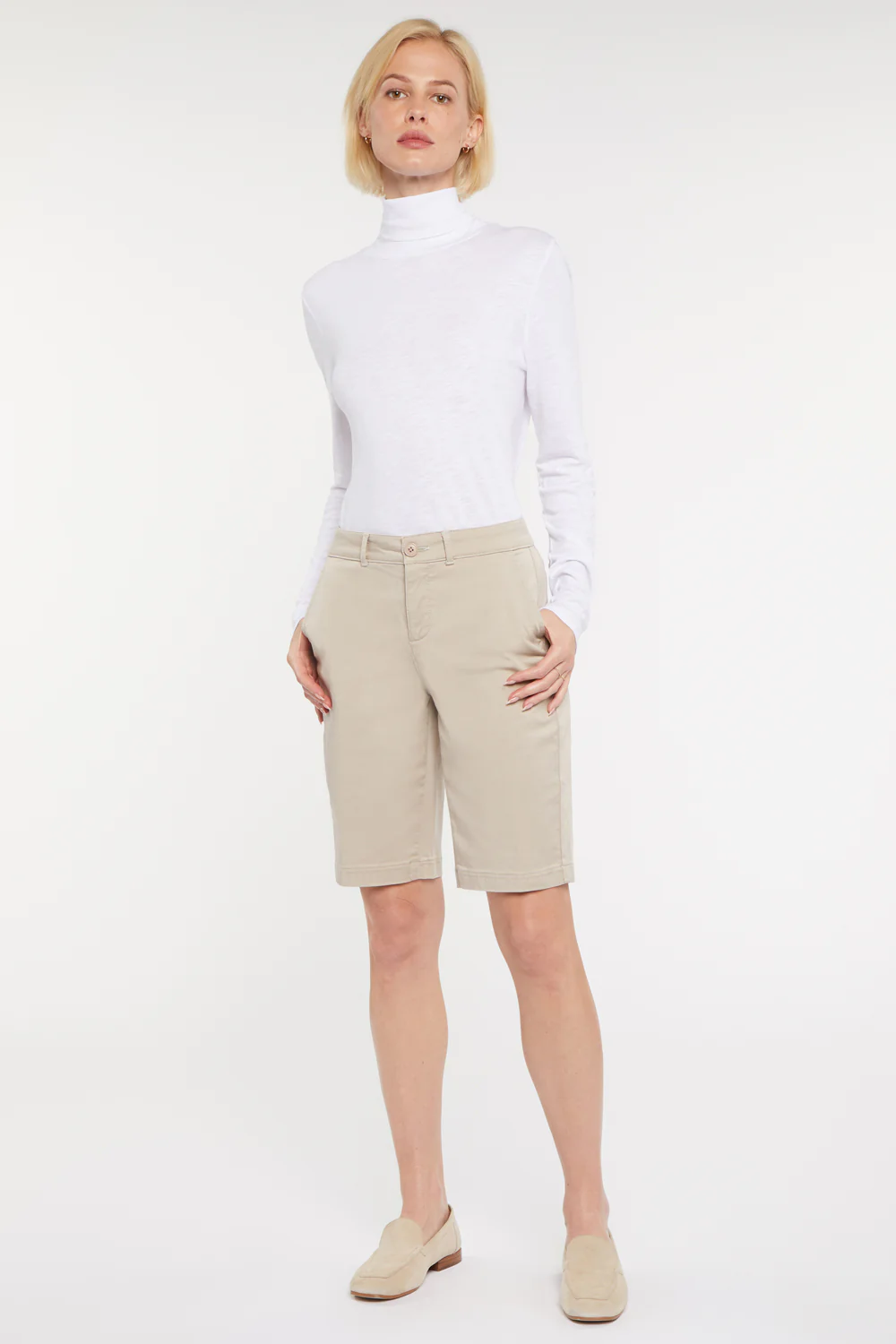 8892-bermuda-shorts-in-petite-feather-1.webp