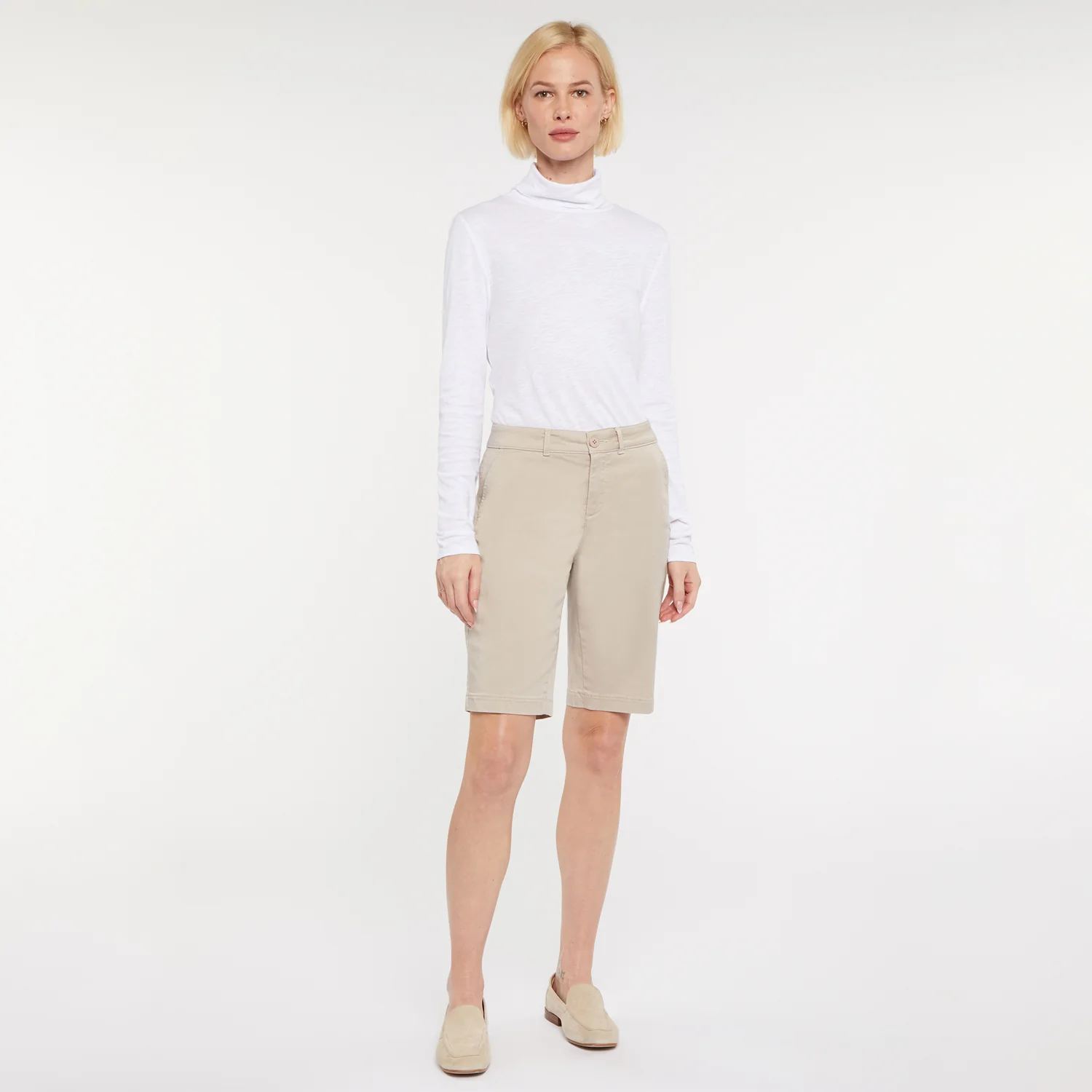 8892-bermuda-shorts-in-petite-feather-1.webp