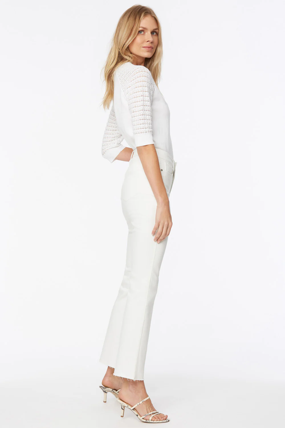 8992-slim-bootcut-ankle-jeans-in-petite-optic-white-1.webp
