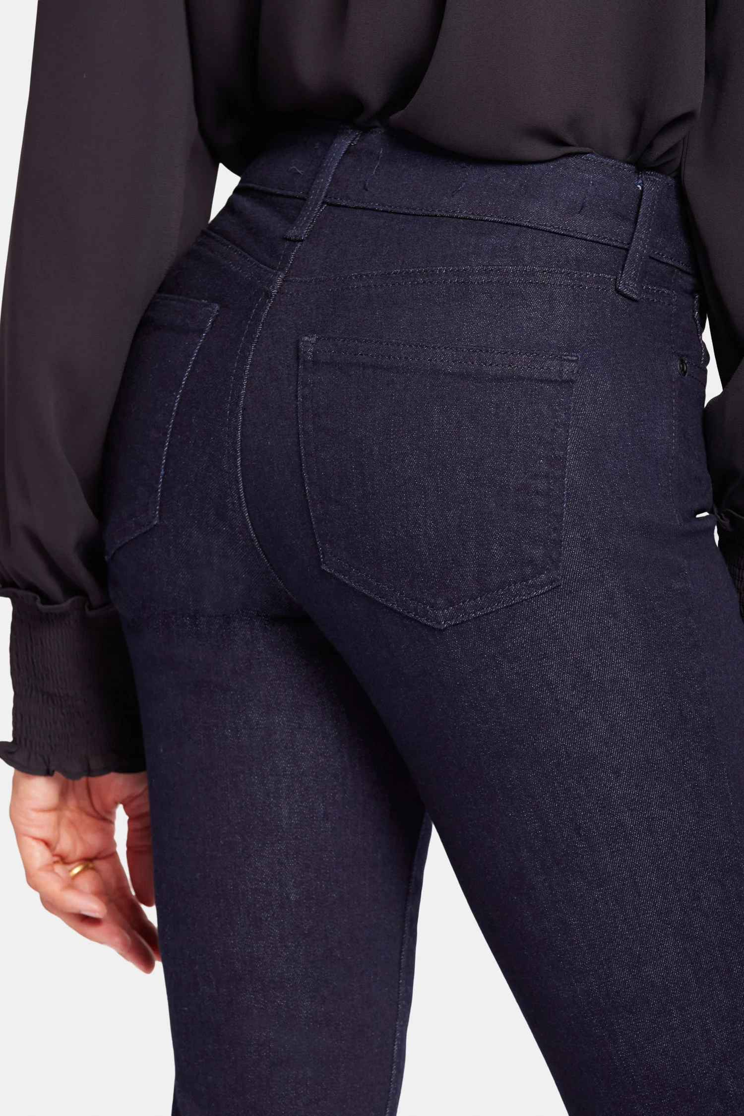 904-barbara-bootcut-jeans-in-tall-rinse-1.webp