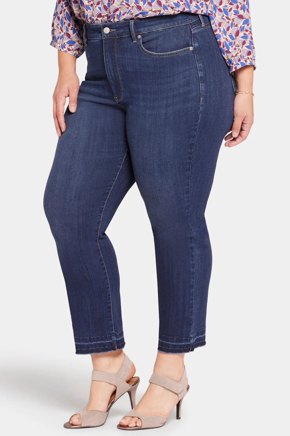 9073-marilyn-straight-ankle-jeans-in-plus-size-wonderland-1.webp