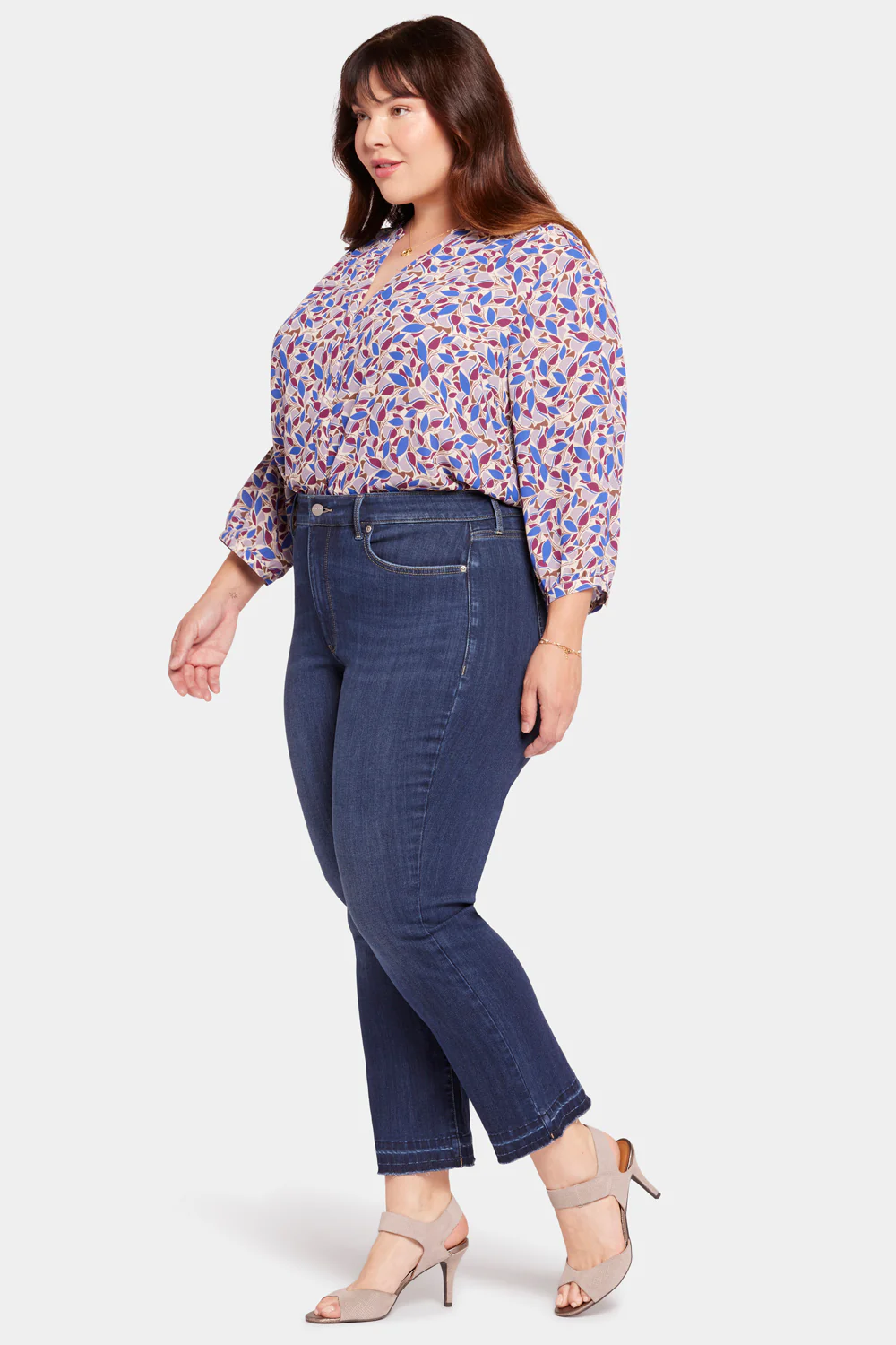 9073-marilyn-straight-ankle-jeans-in-plus-size-wonderland-1.webp