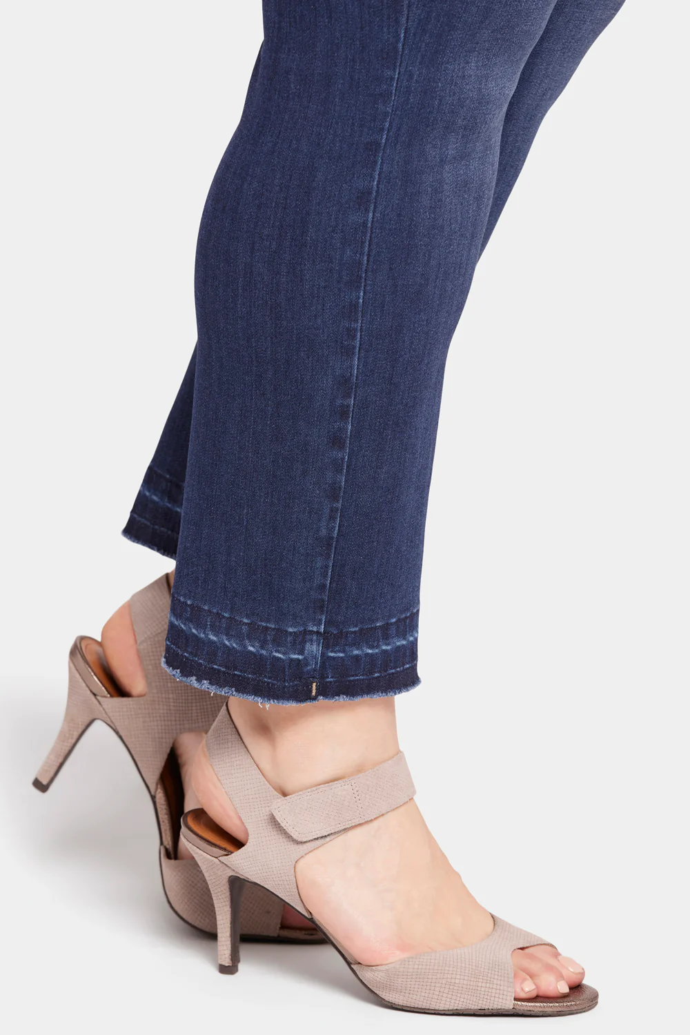 9073-marilyn-straight-ankle-jeans-in-plus-size-wonderland-1.webp