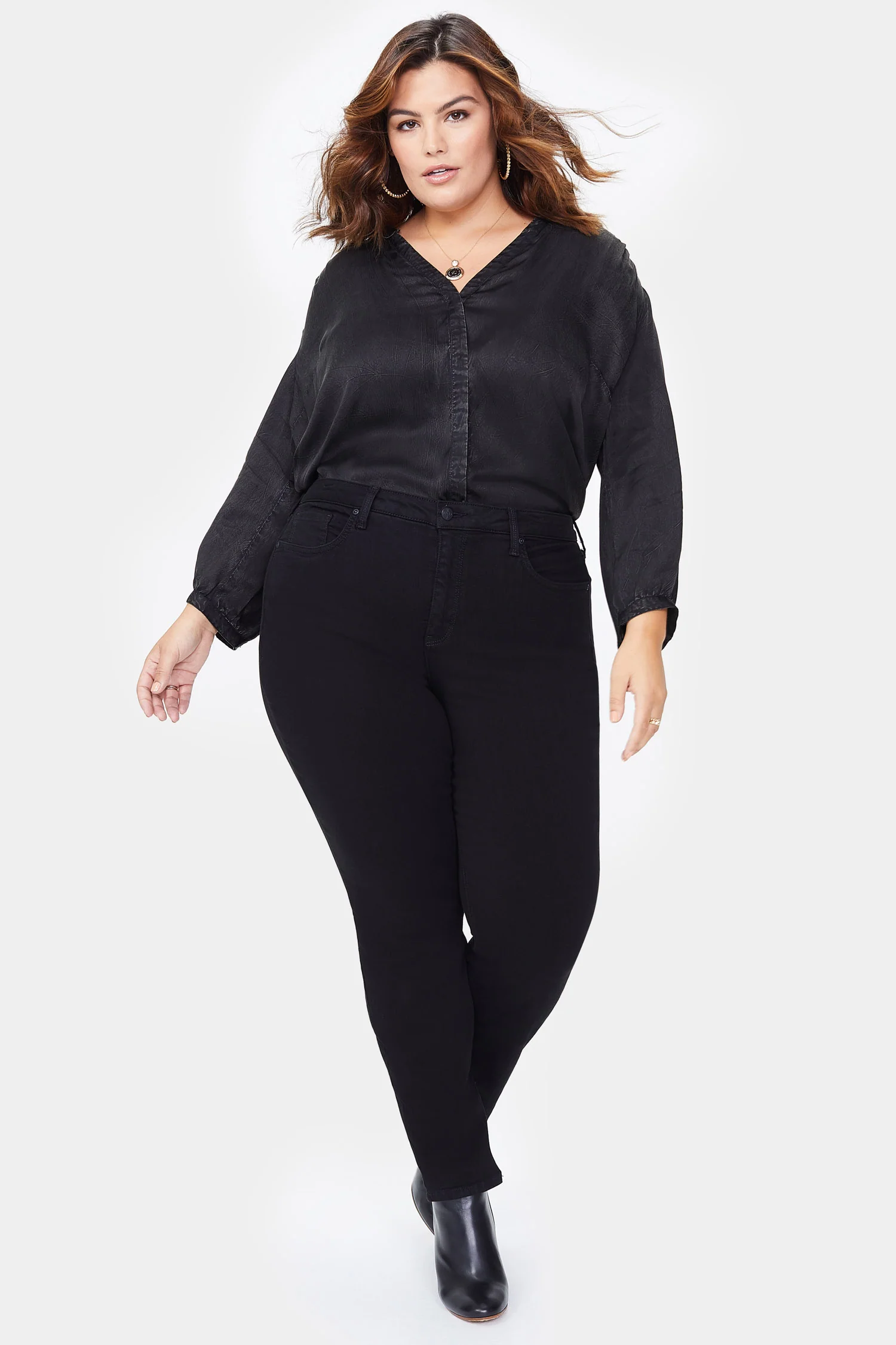9233-ami-skinny-jeans-in-plus-size-black-1.webp