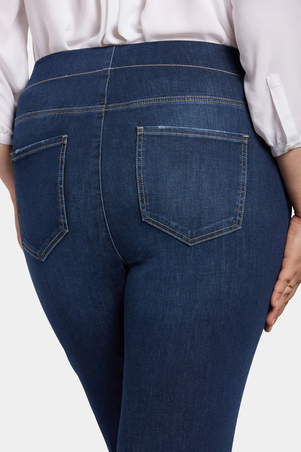 9242-pull-on-straight-jeans-in-plus-size-wonderland-1.webp
