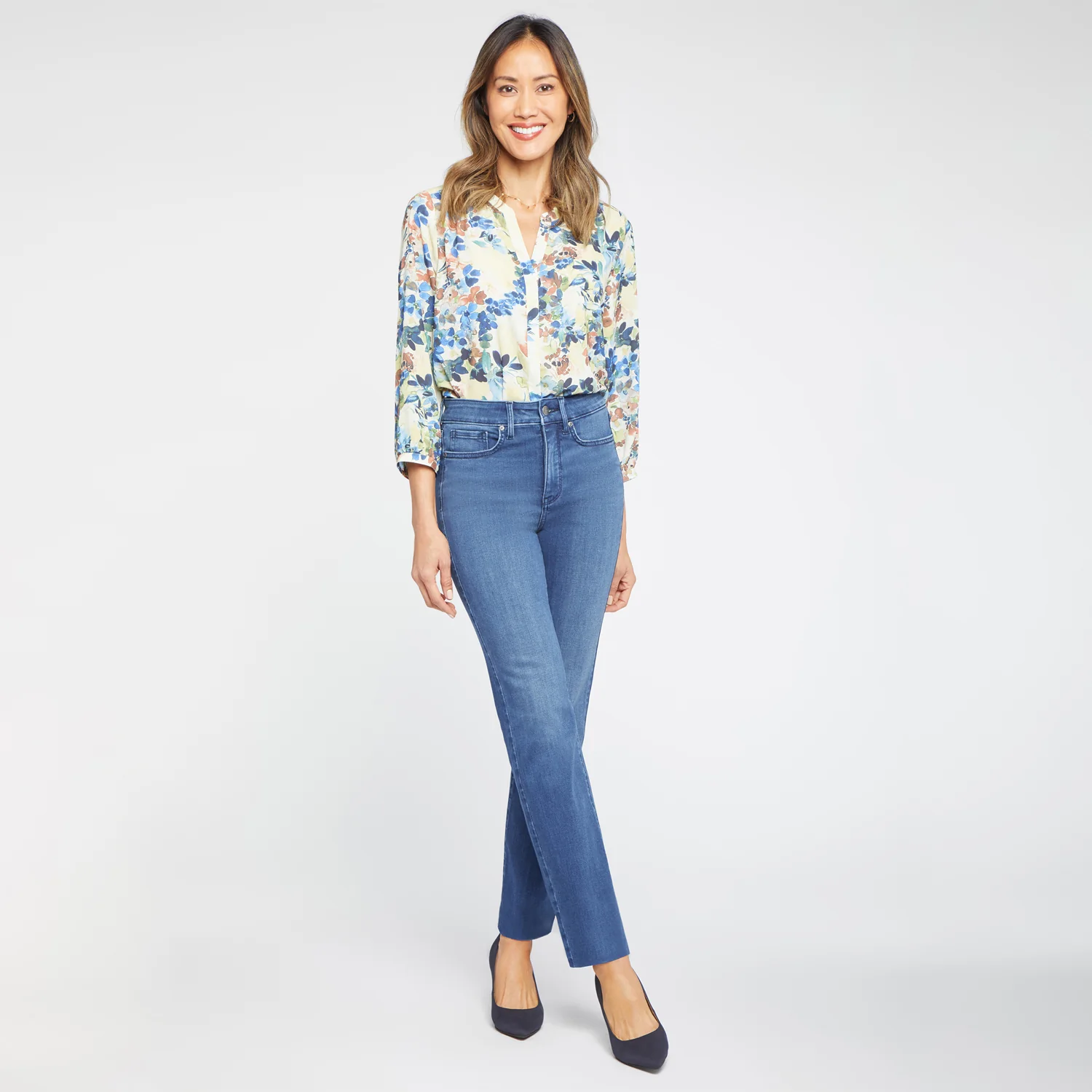 9392-marilyn-straight-jeans-in-petite-rendezvous-1.webp