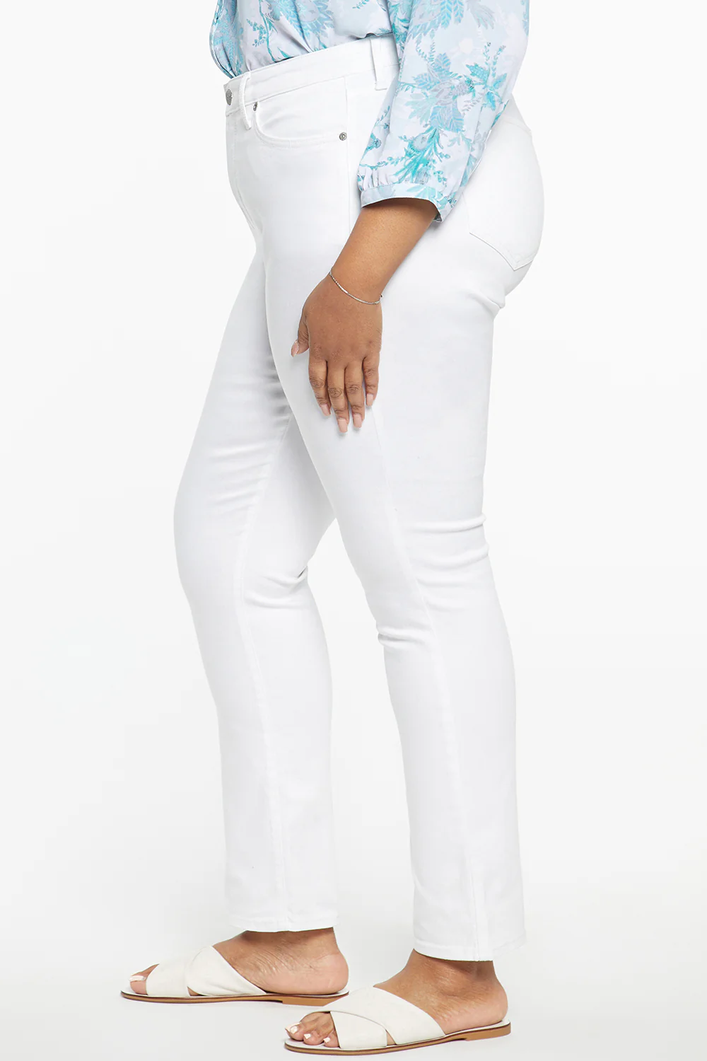 9454-sheri-slim-jeans-in-plus-size-optic-white-1.webp