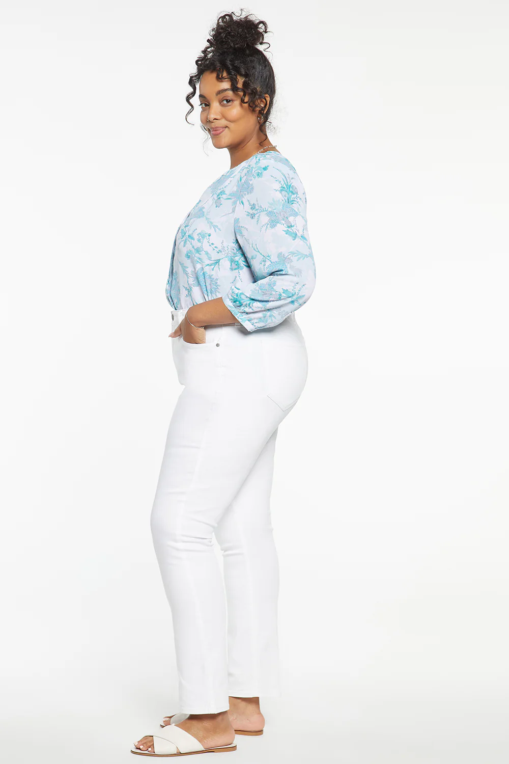 9454-sheri-slim-jeans-in-plus-size-optic-white-1.webp