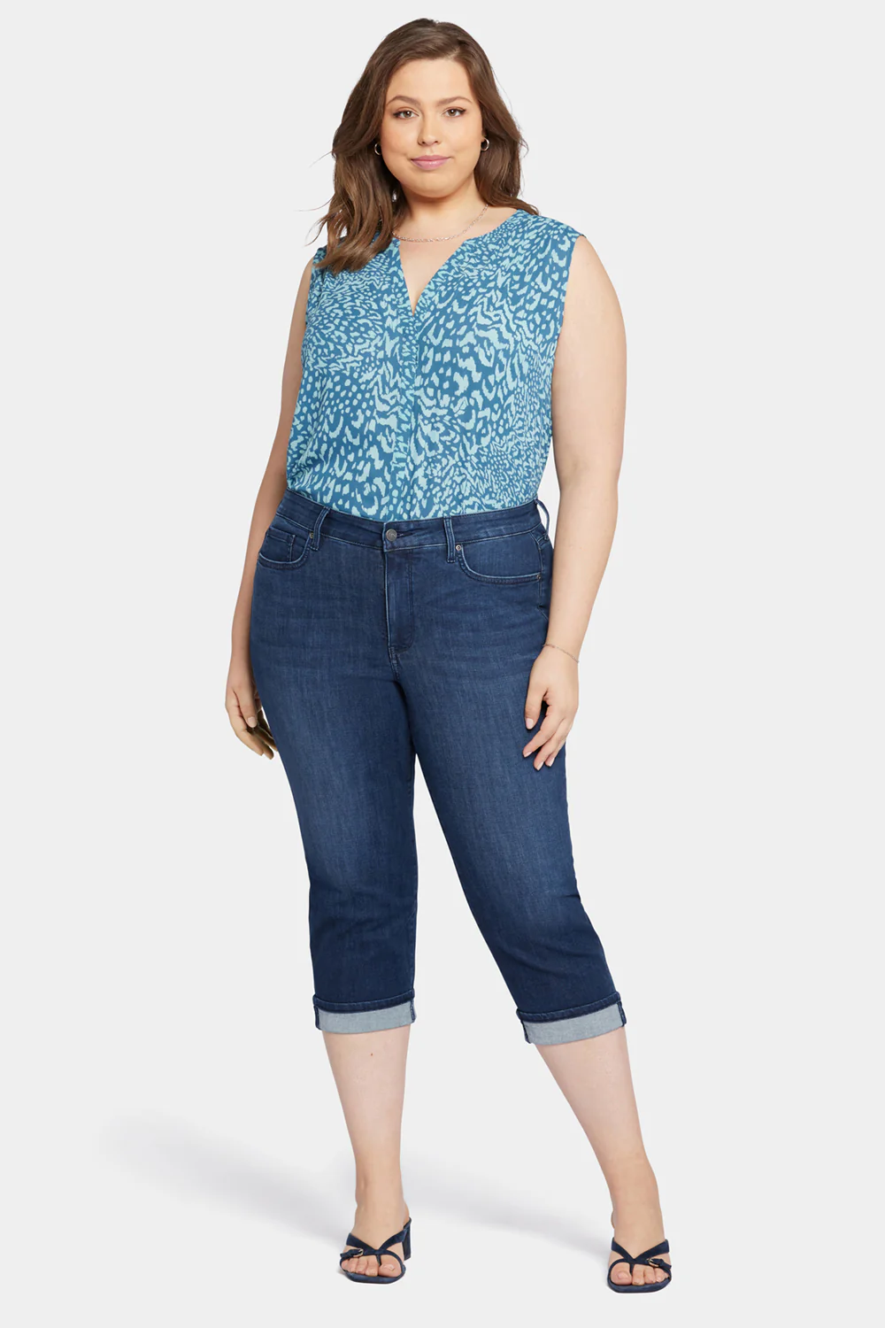 9556-marilyn-straight-crop-jeans-in-plus-size-inspire-1.webp