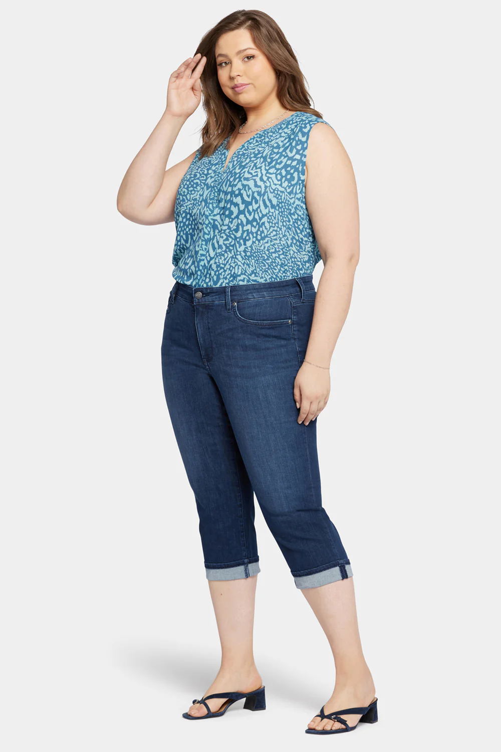 9556-marilyn-straight-crop-jeans-in-plus-size-inspire-1.webp