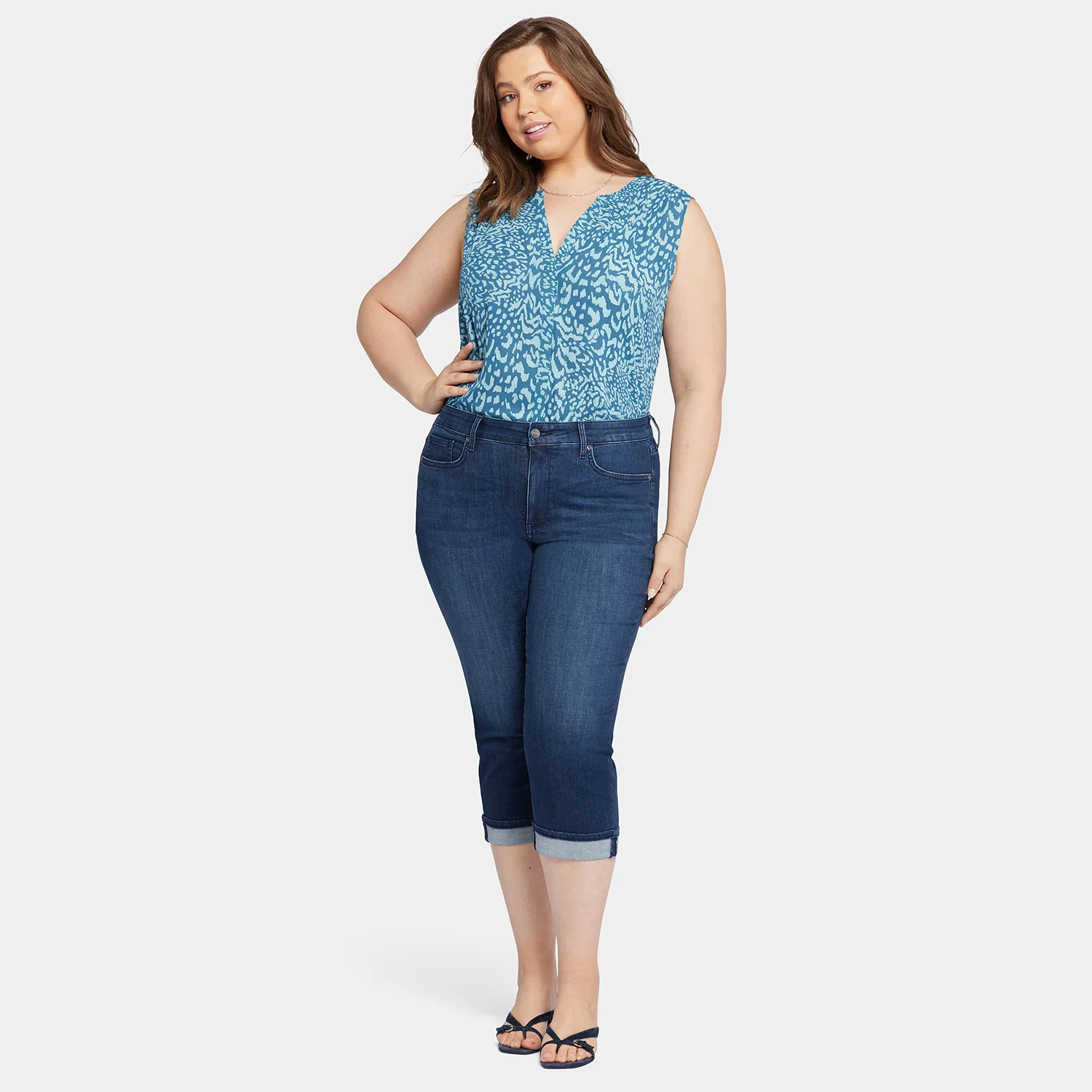 9556-marilyn-straight-crop-jeans-in-plus-size-inspire-1.webp