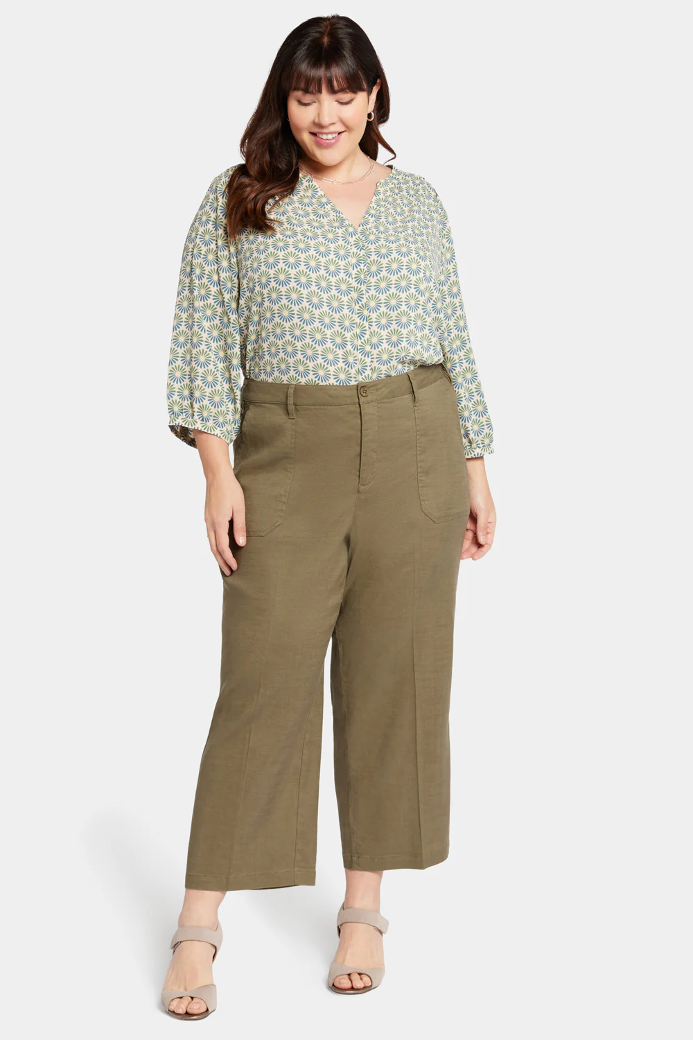 9577-wide-leg-cargo-capri-pants-in-plus-size-avocado-1.webp