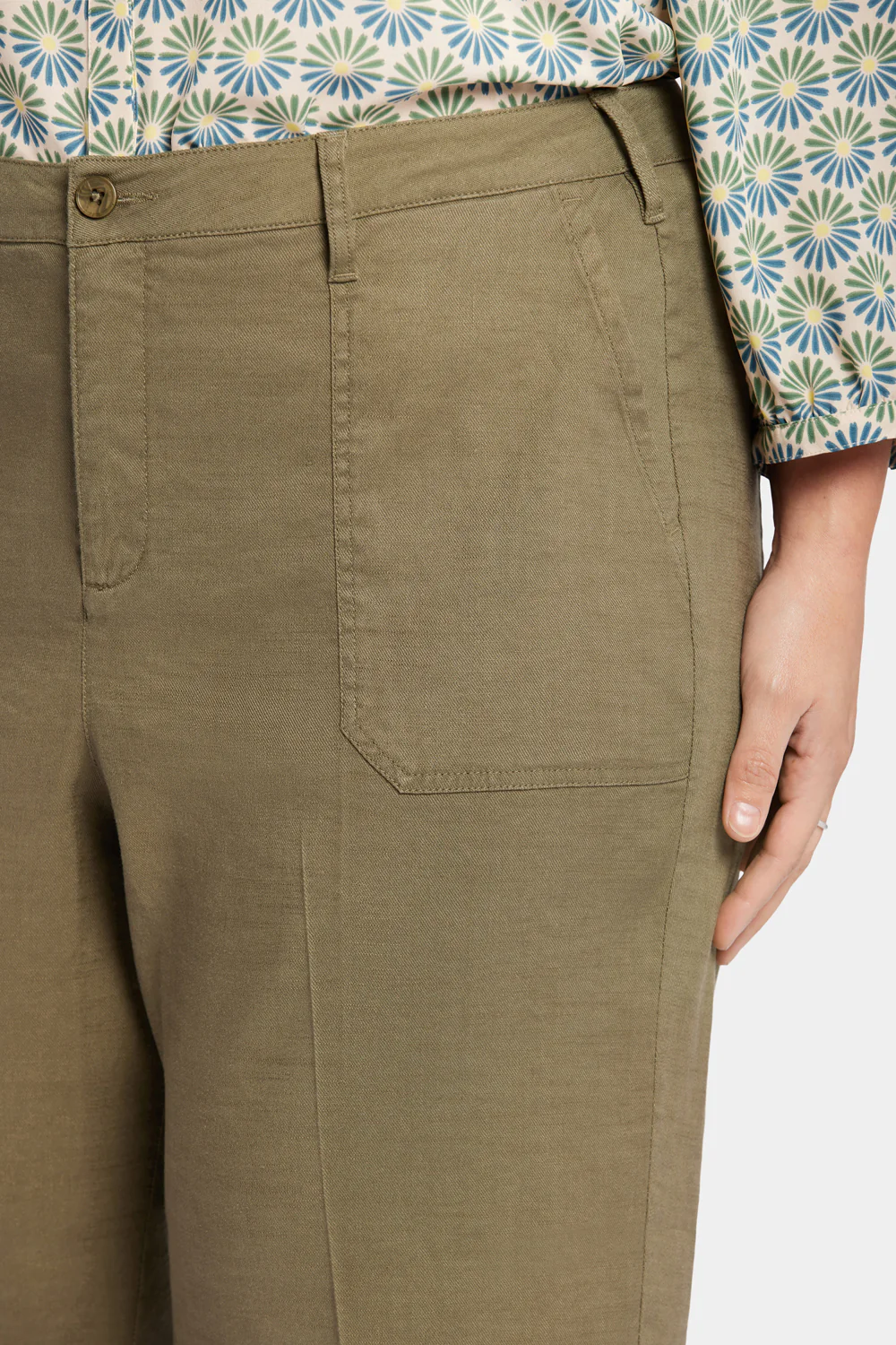 9577-wide-leg-cargo-capri-pants-in-plus-size-avocado-1.webp