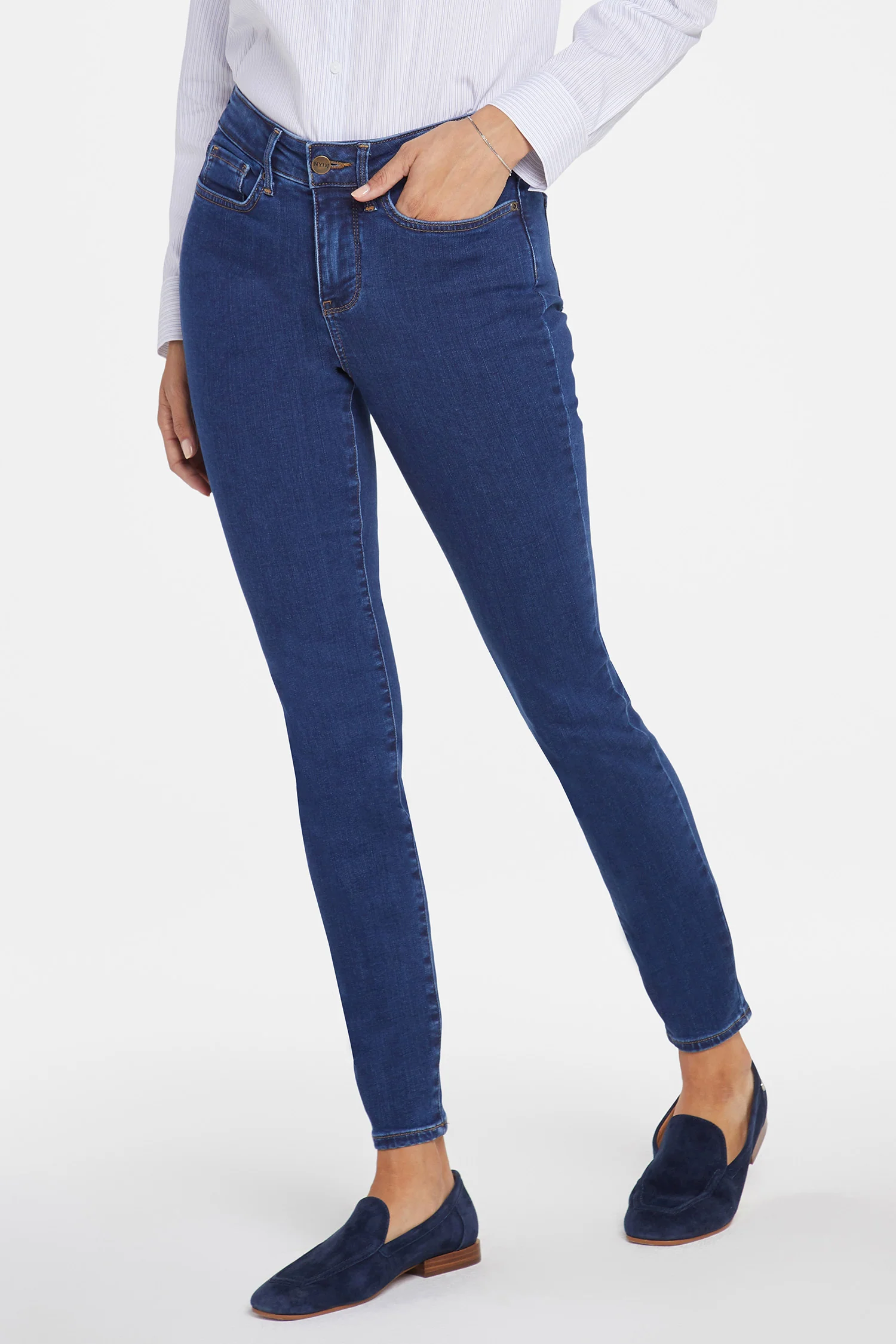 961-ami-skinny-jeans-in-tall-quinn-1.webp
