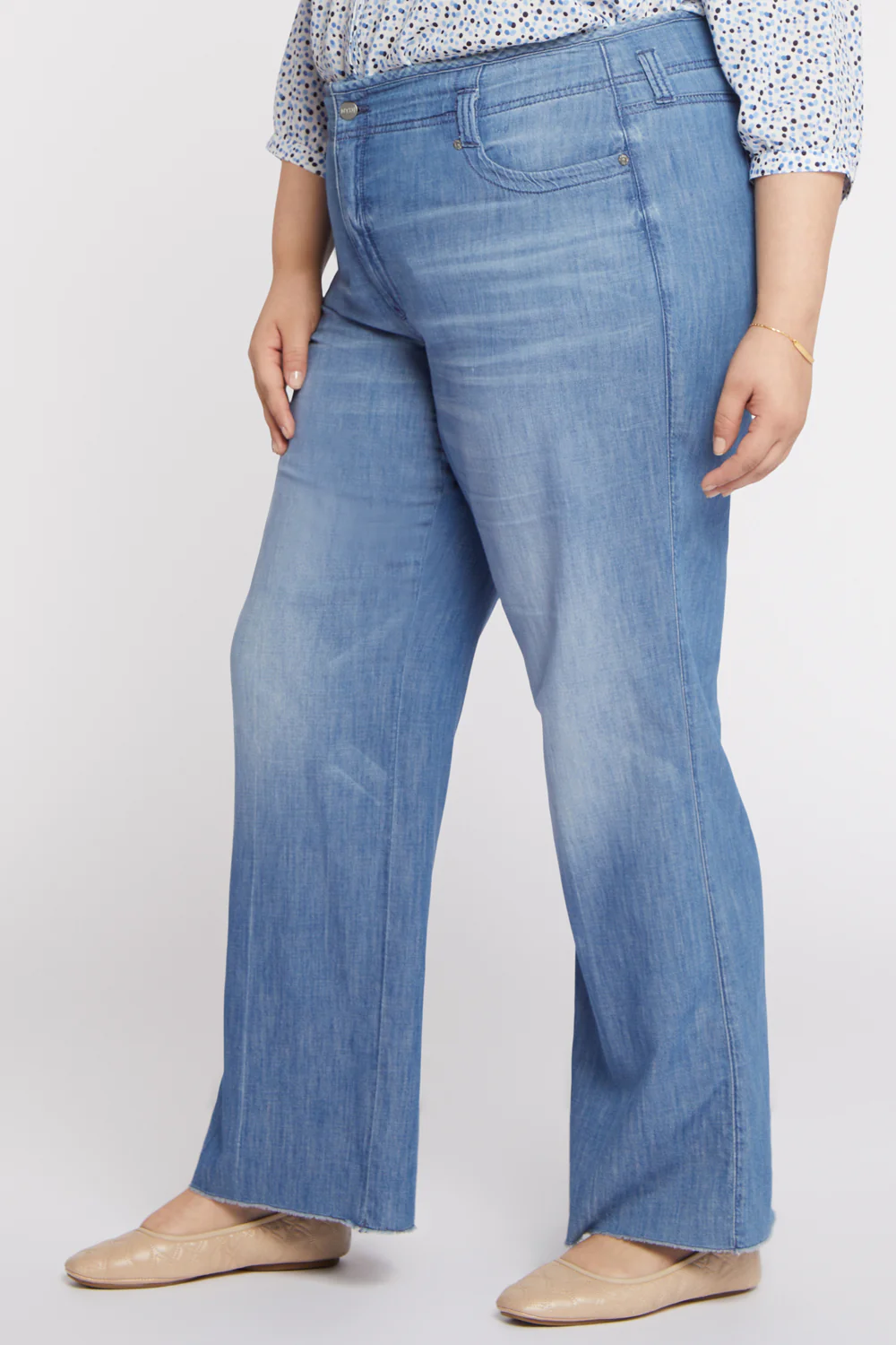 9721-teresa-wide-leg-jeans-in-plus-size-everly-1.webp