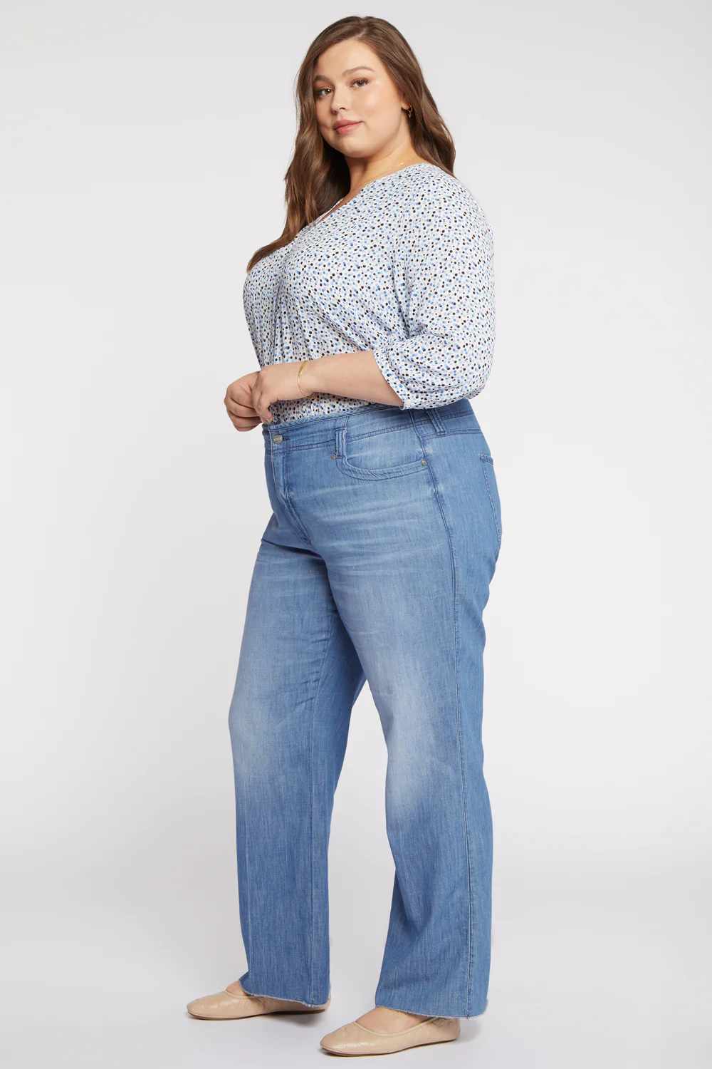 9721-teresa-wide-leg-jeans-in-plus-size-everly-1.webp