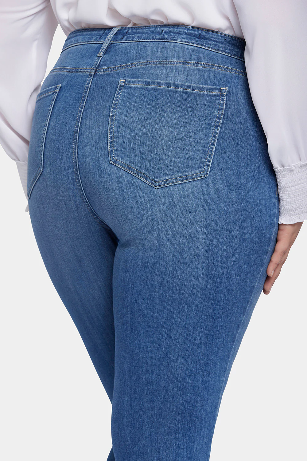 9766-ami-skinny-jeans-in-plus-size-fairmont-1.webp