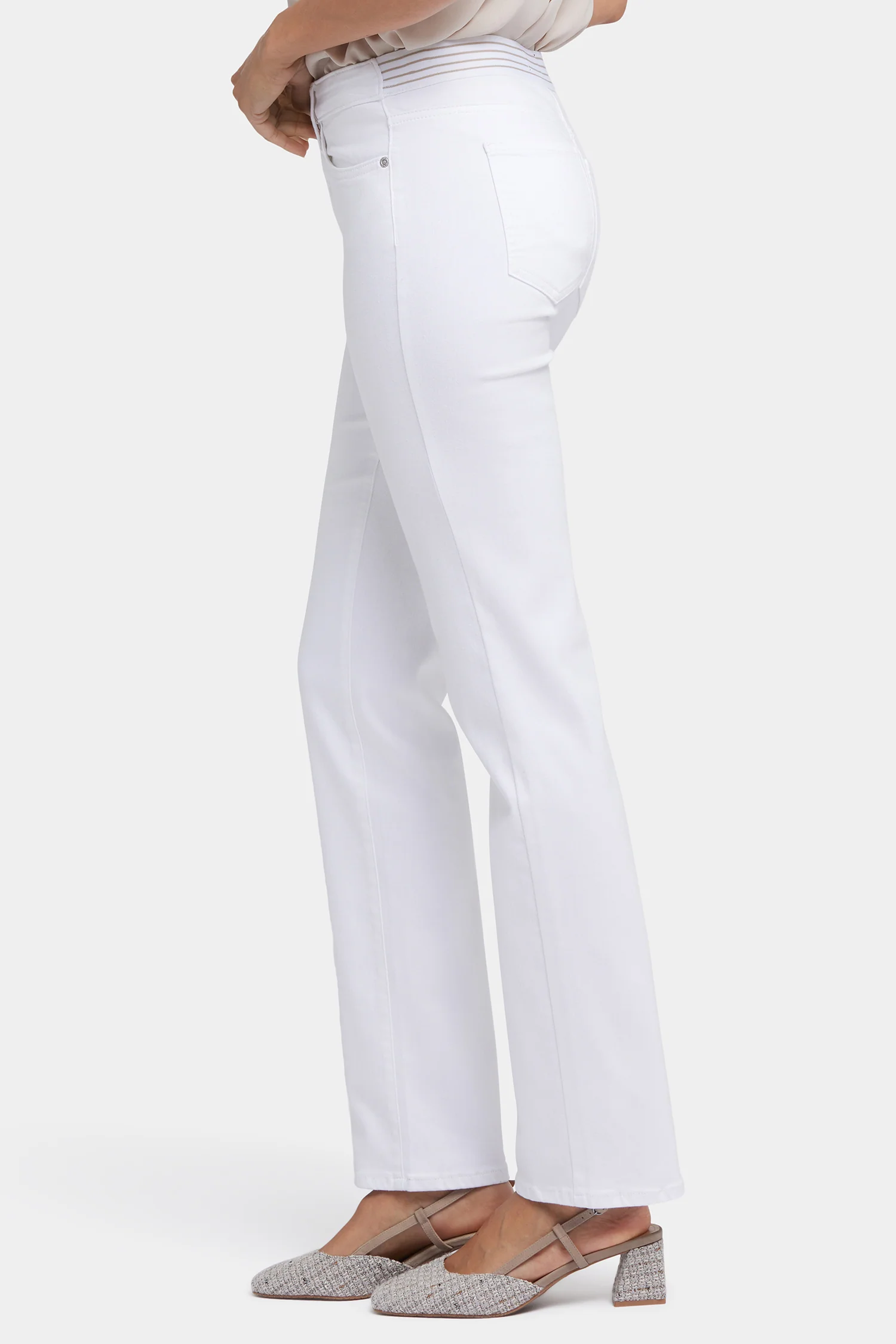 9826-no-gapper-marilyn-straight-jeans-in-petite-optic-white-1.webp