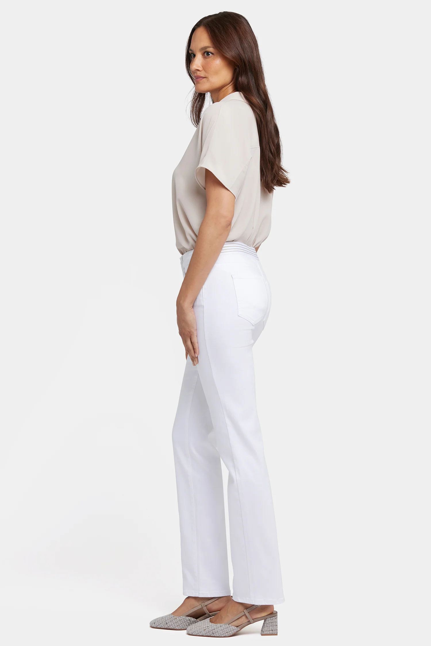9826-no-gapper-marilyn-straight-jeans-in-petite-optic-white-1.webp