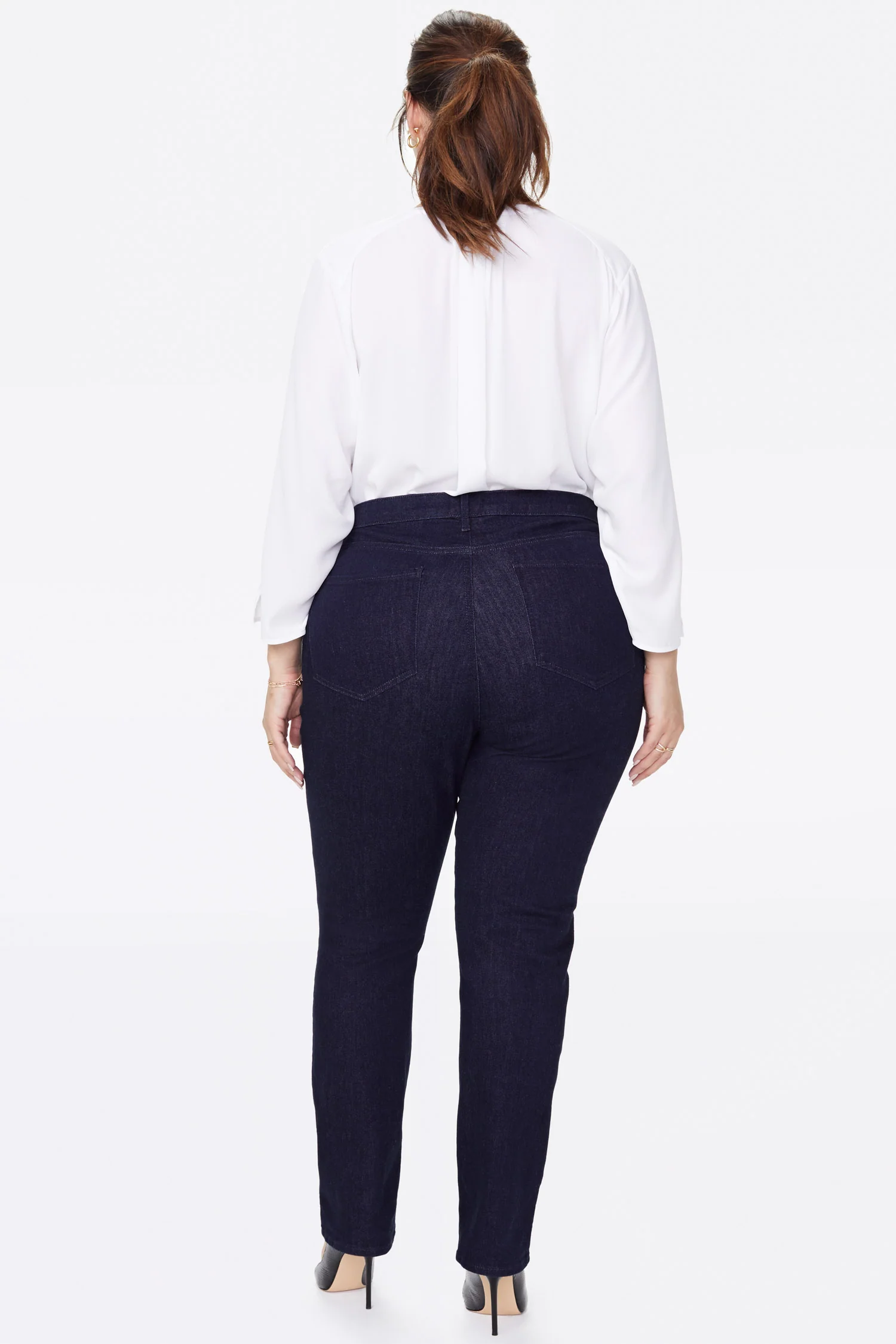 985-sheri-slim-jeans-in-plus-size-rinse-1.webp