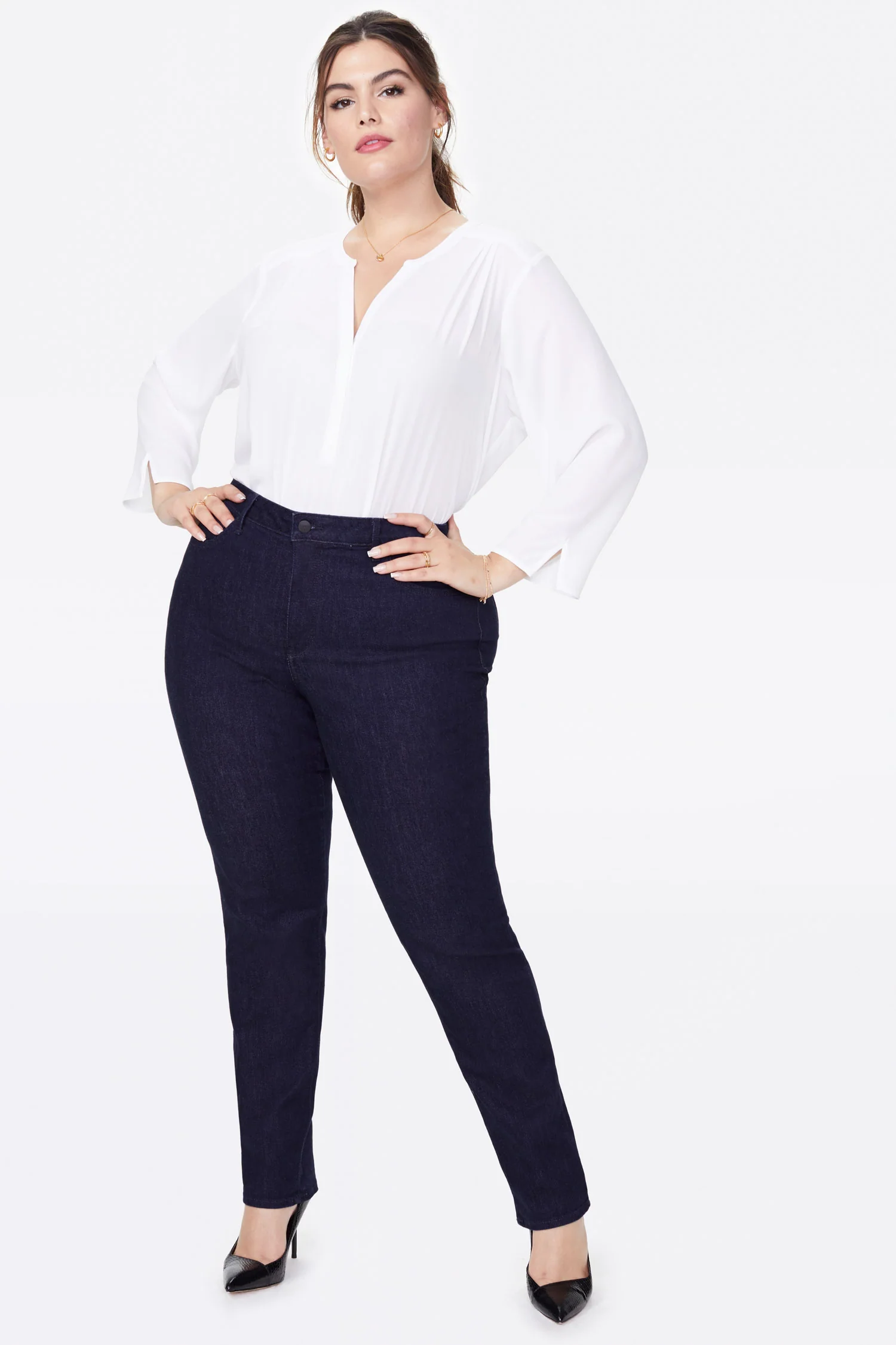 985-sheri-slim-jeans-in-plus-size-rinse-1.webp