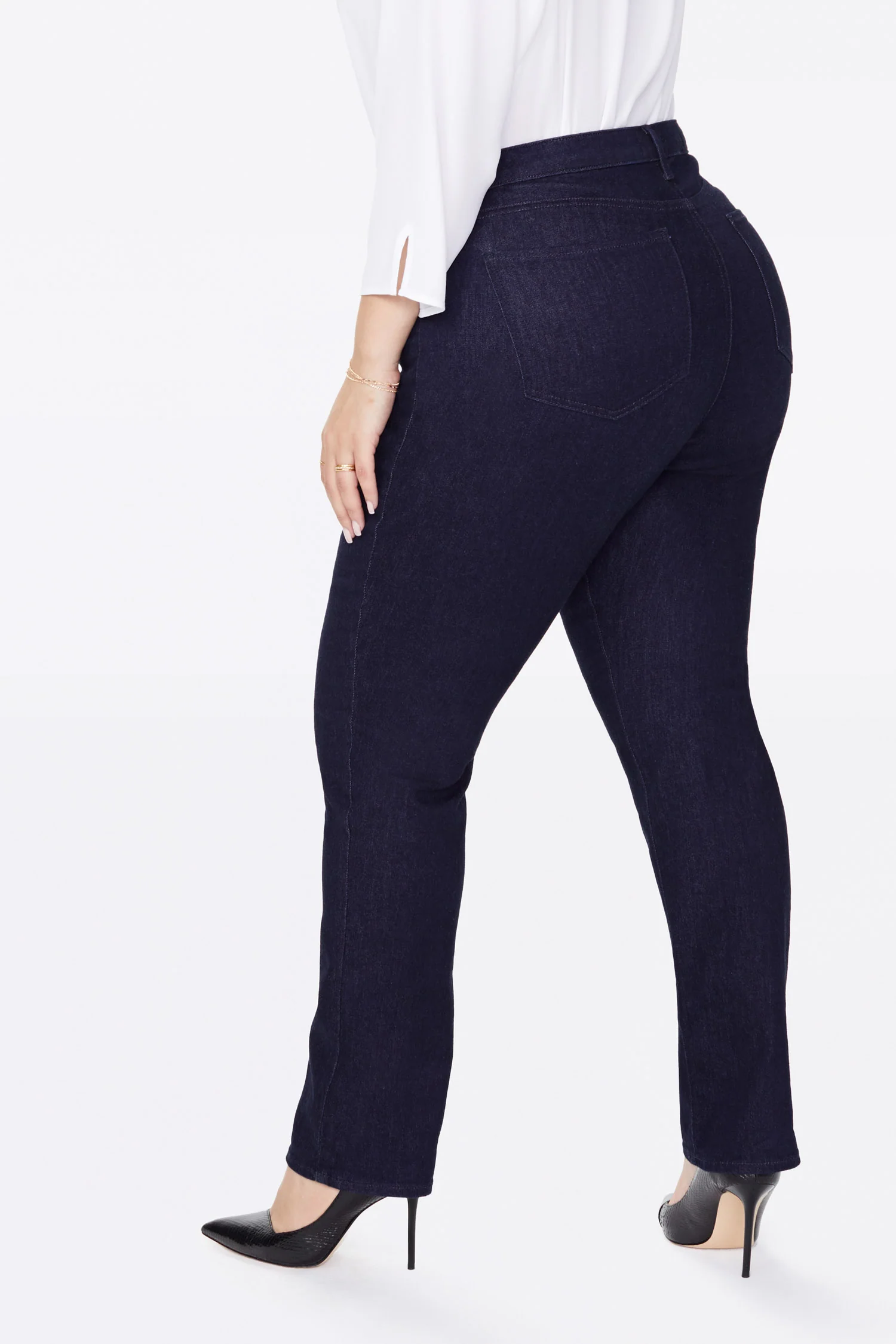985-sheri-slim-jeans-in-plus-size-rinse-1.webp